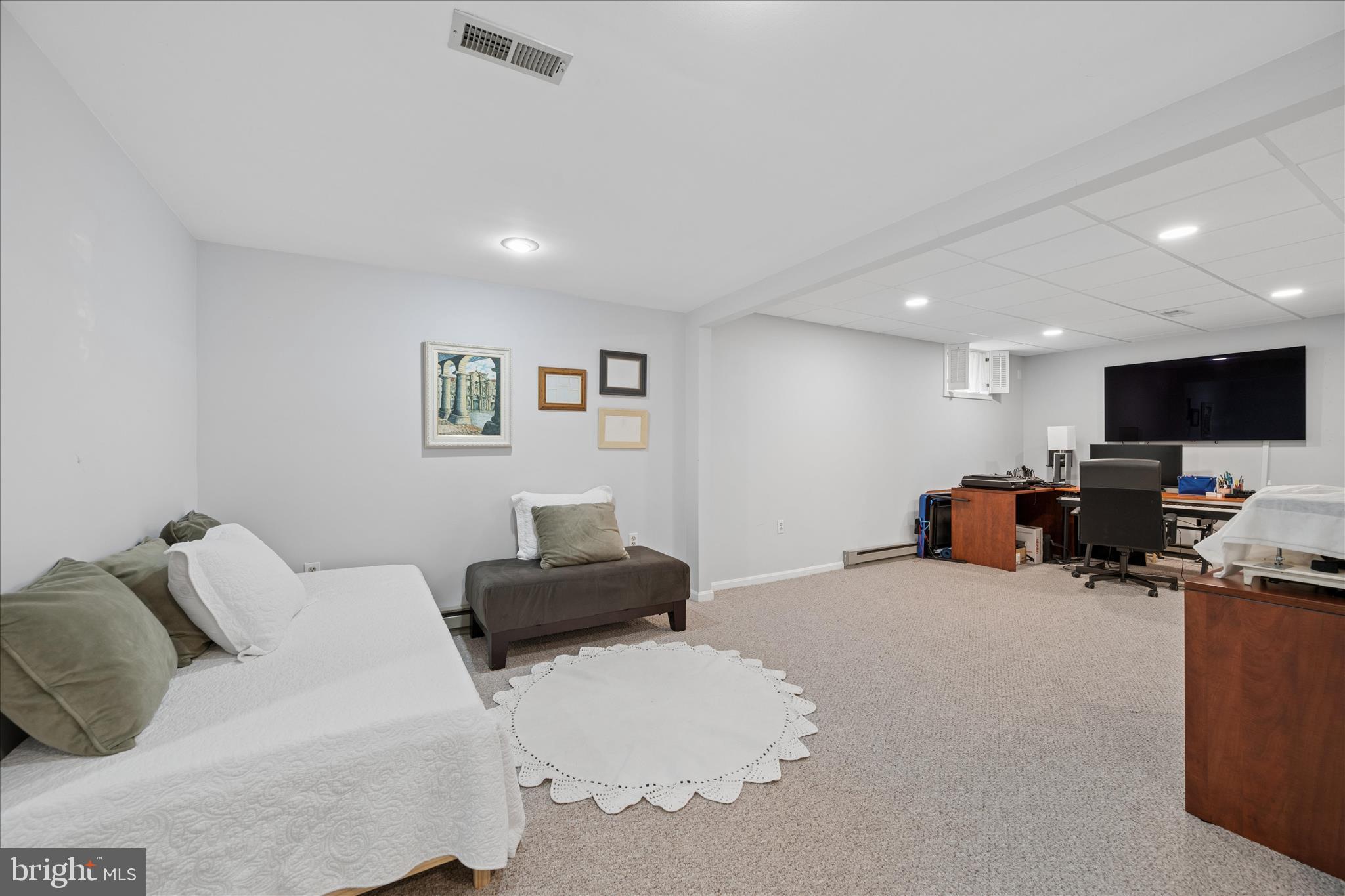 VALLEY STREAM ESTATES - Residential