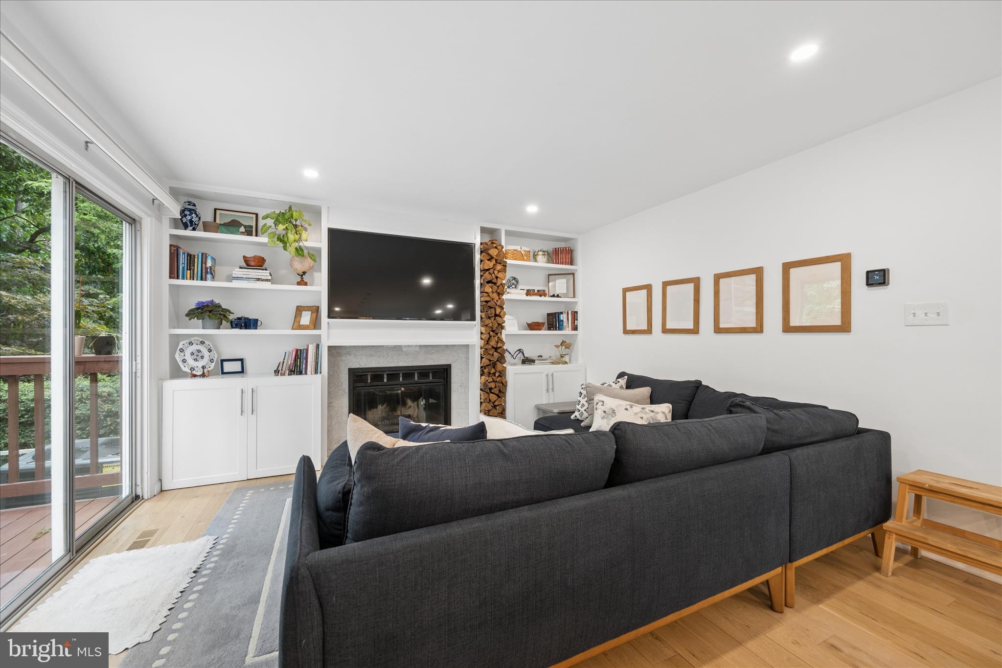 VALLEY STREAM ESTATES - Residential