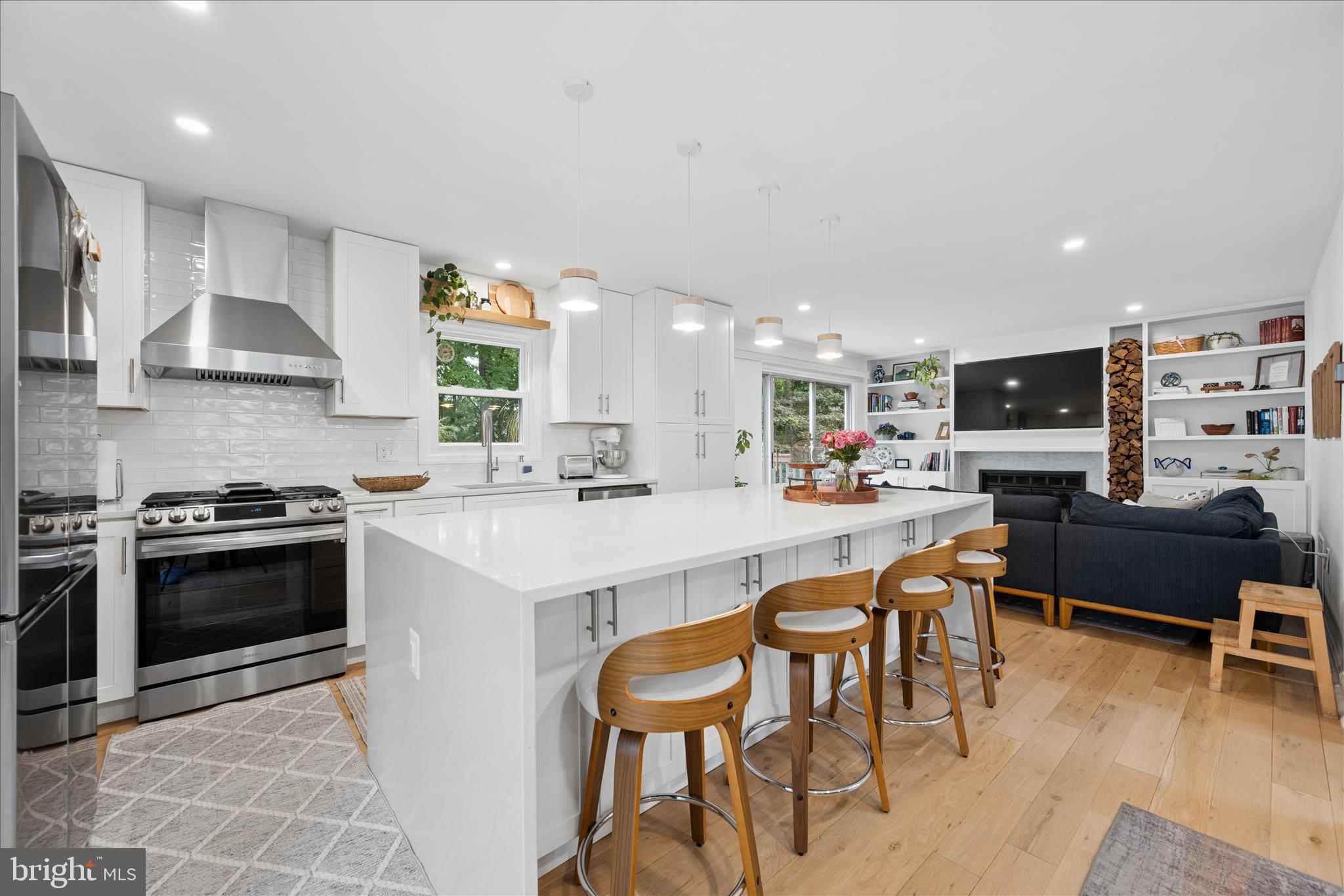 VALLEY STREAM ESTATES - Residential