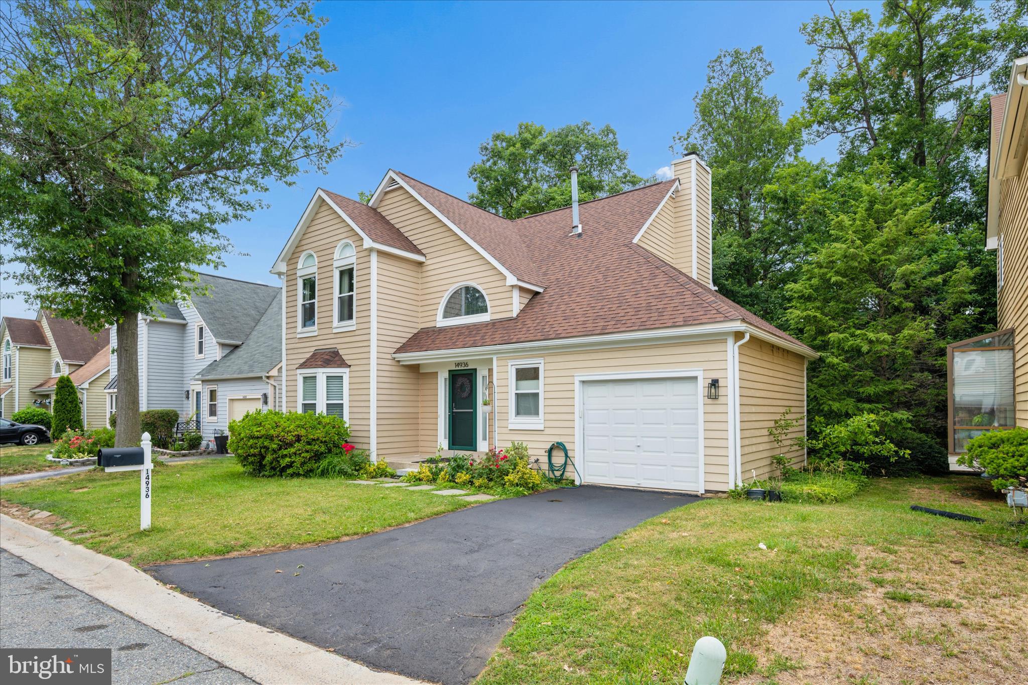 VALLEY STREAM ESTATES - Residential