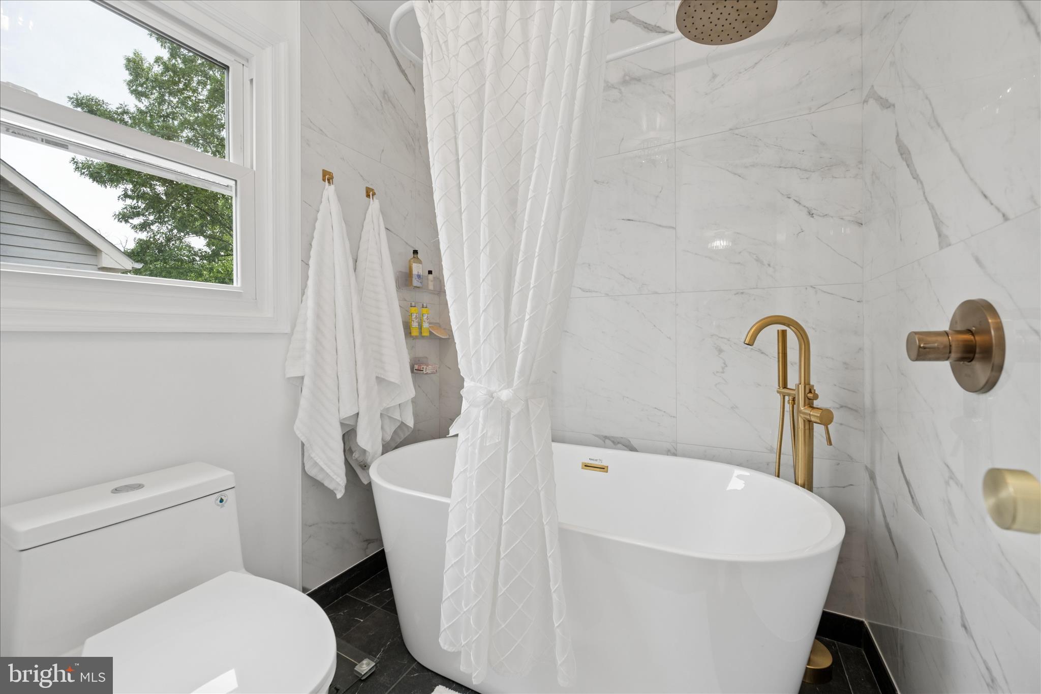 VALLEY STREAM ESTATES - Residential