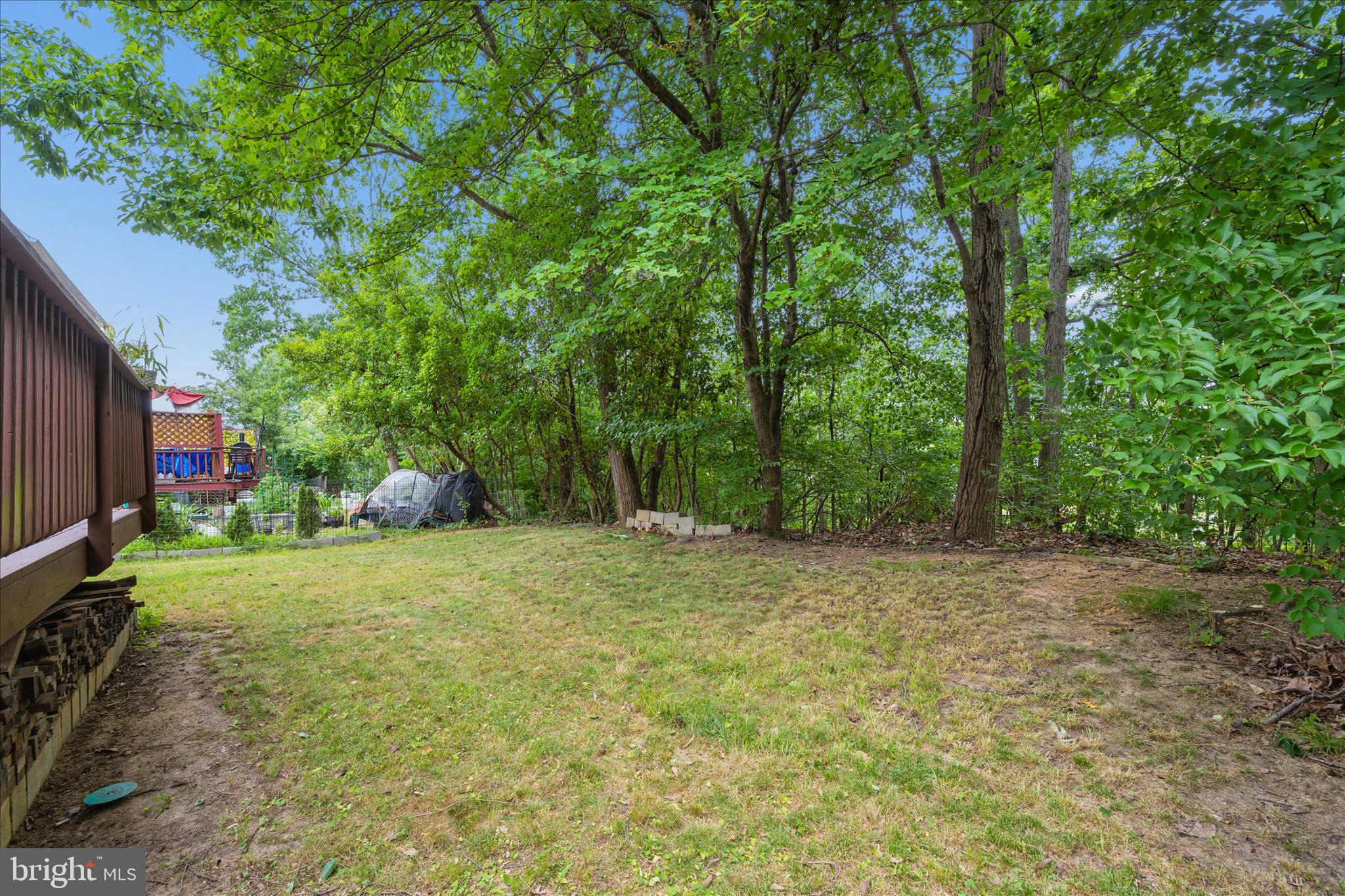 VALLEY STREAM ESTATES - Residential