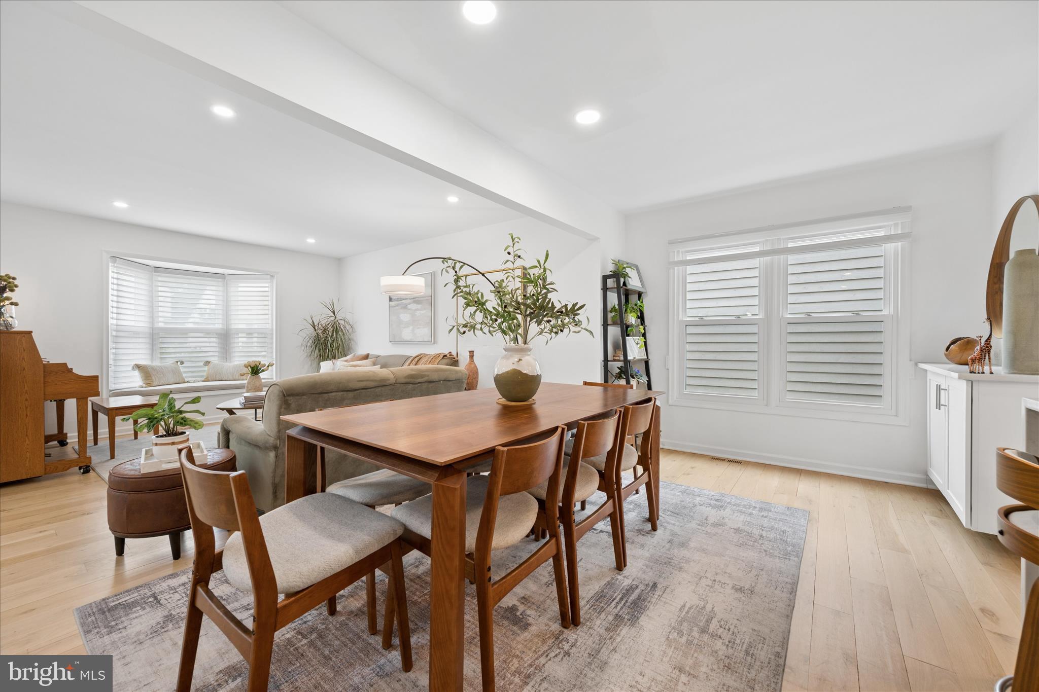 VALLEY STREAM ESTATES - Residential
