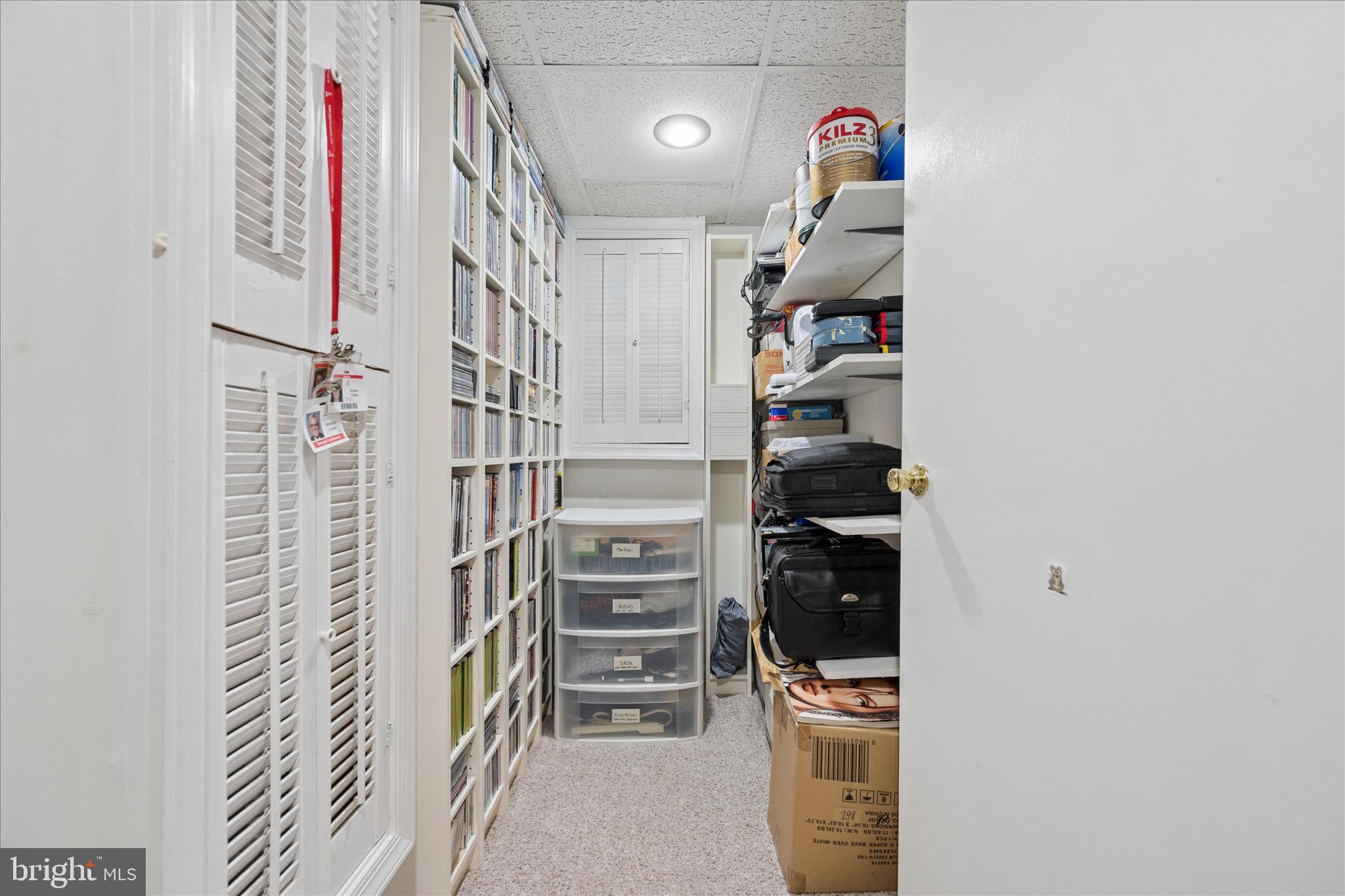 VALLEY STREAM ESTATES - Residential