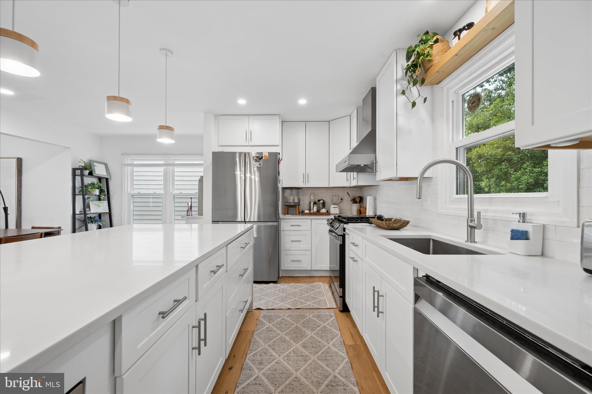 VALLEY STREAM ESTATES - Residential