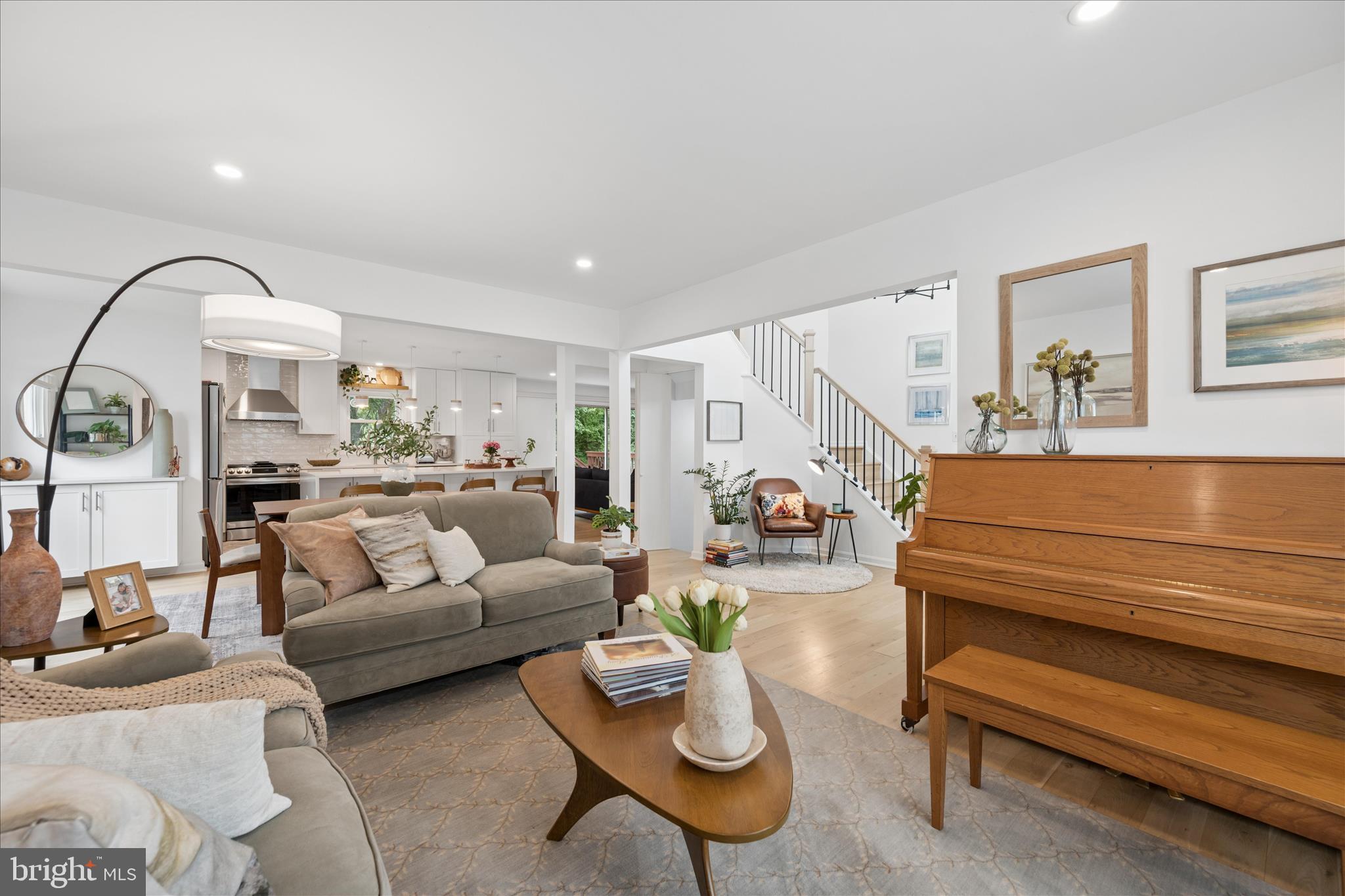 VALLEY STREAM ESTATES - Residential