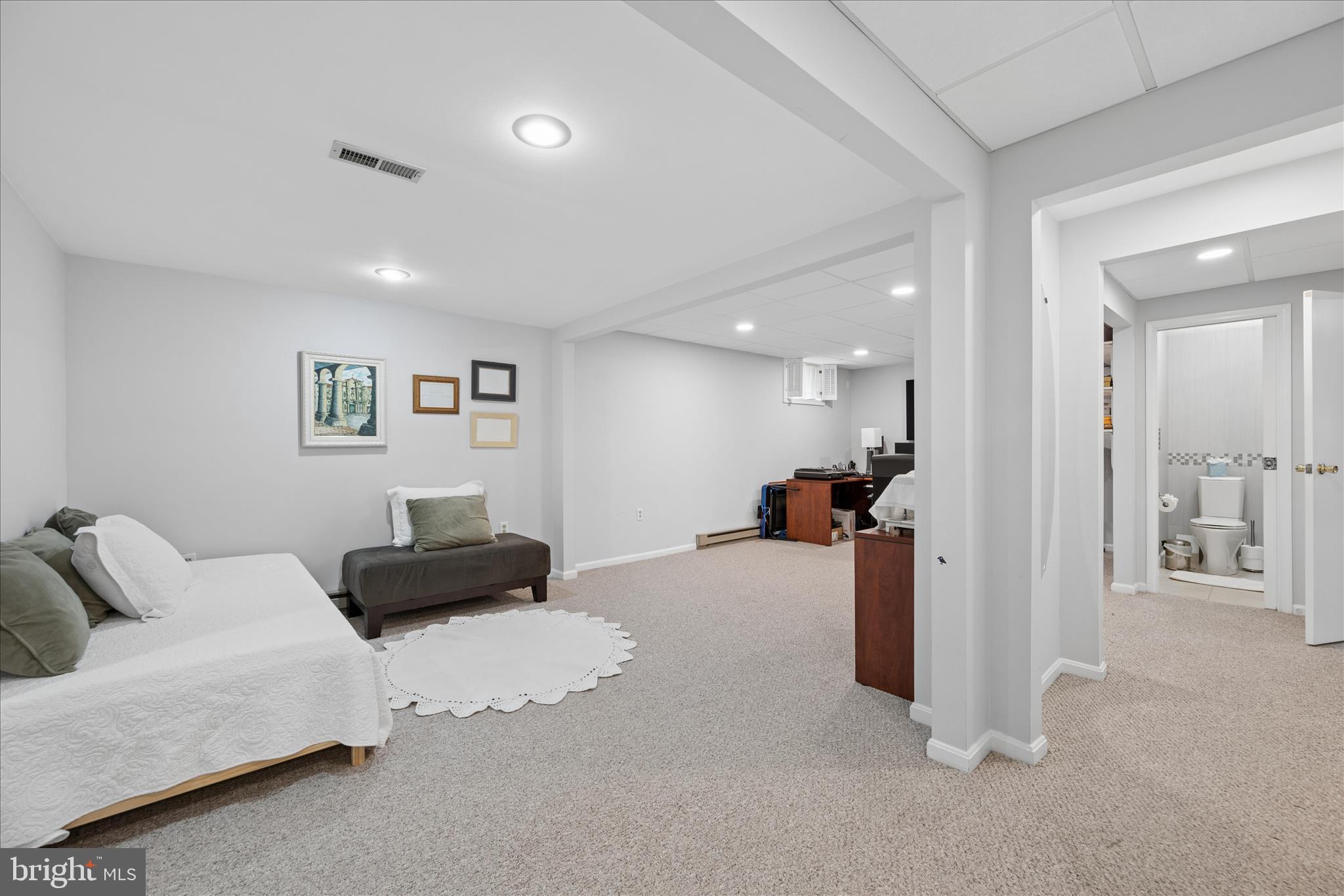 VALLEY STREAM ESTATES - Residential