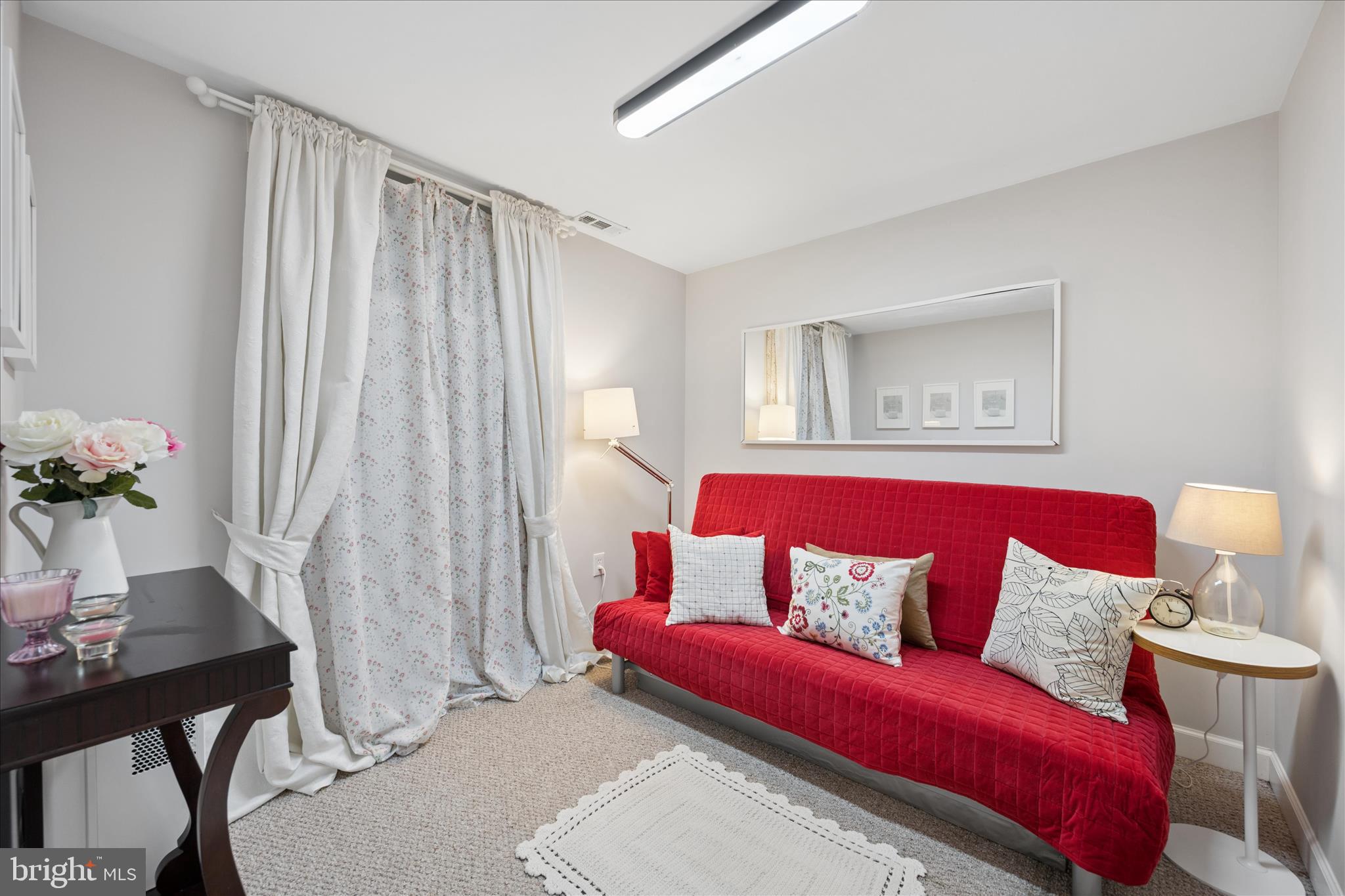 VALLEY STREAM ESTATES - Residential