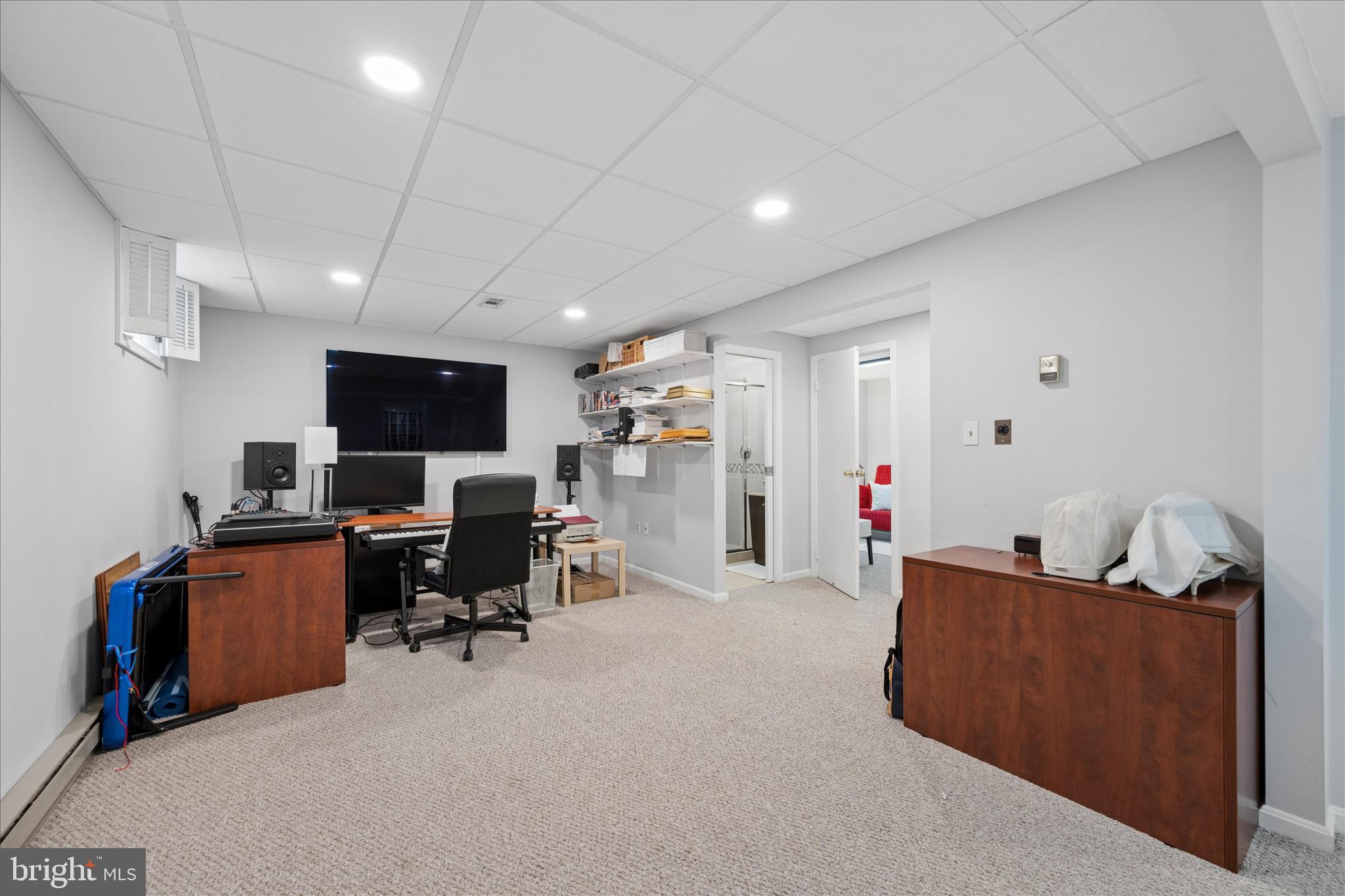 VALLEY STREAM ESTATES - Residential