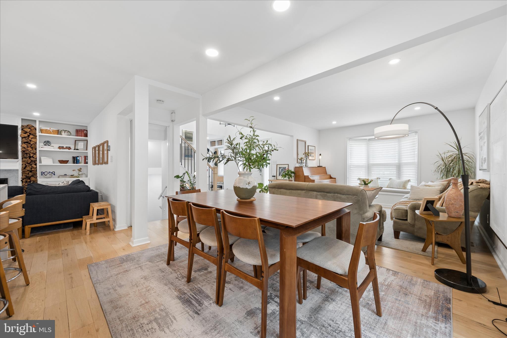 VALLEY STREAM ESTATES - Residential