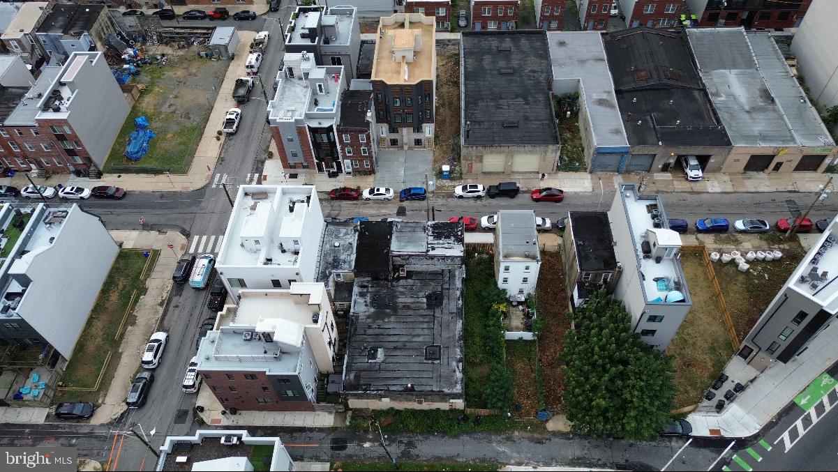 GRAYS FERRY - Land
