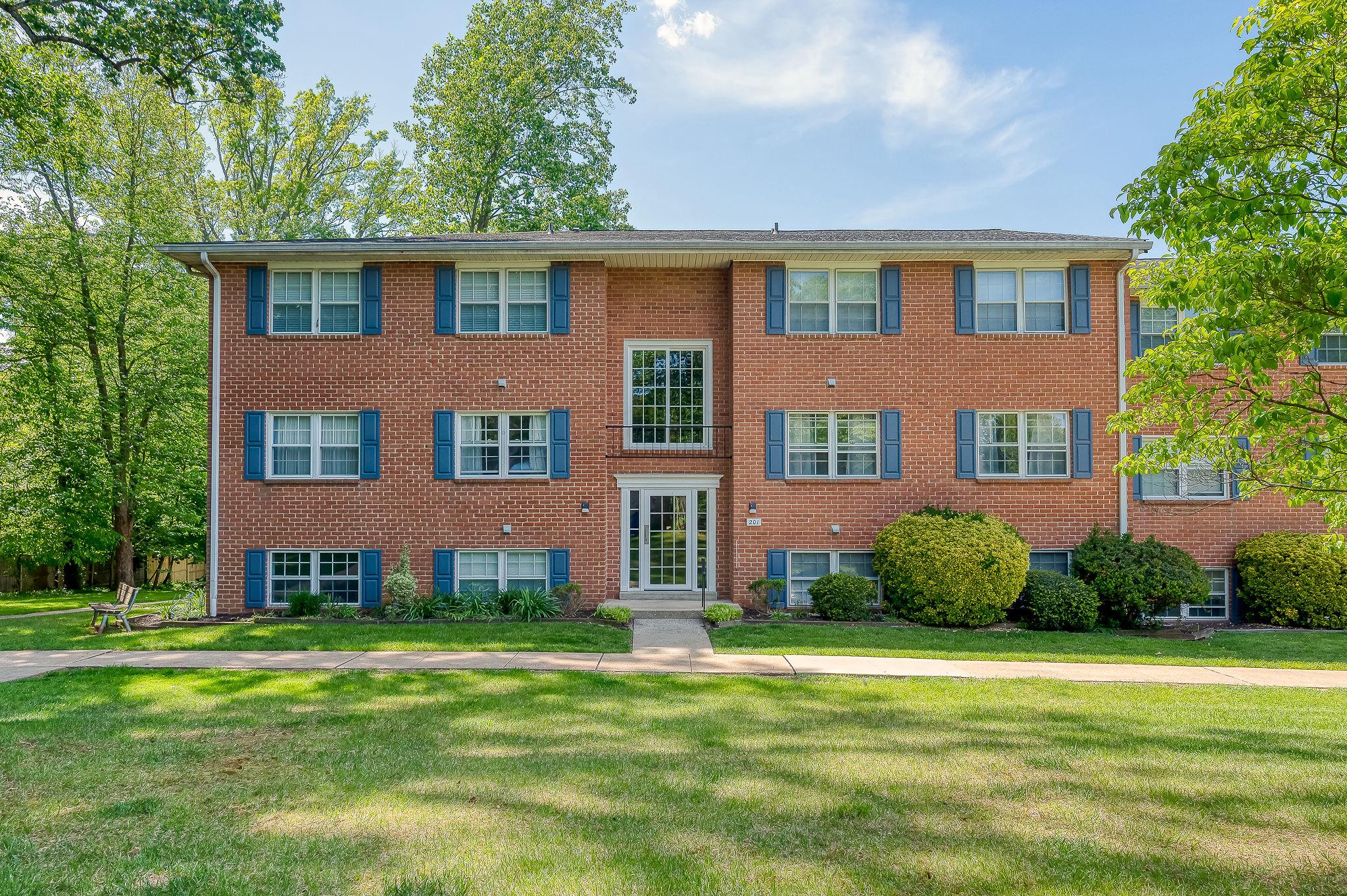 BEAUTIFUL AND INVITING CONDO OVERLOOKING TREES!  RARE OPPORTUNITY FOR THIS PRIME LOCATION IN HICKORY HILLS! LOCATED AT THE END OF THE ROAD WITH TRANQUIL SETTING!  VIEWS OF TREES FROM BALCONY!  SPACIOUS 2 BEDROOM, 1 BATH WITH LARGE LIVING ROOM THAT HAS BRIGHT AND BEAUTIFUL VIEWS!  BRAND NEW CARPET AND LAMINATE FLOORING THROUGHOUT AND FRESHLY PAINTED!  ENJOY THE CONVENIENCE OF YOUR OWN LAUNDRY ROOM WITH THE INCLUDED WASHER AND DRYER!   WALKING PATHS THROUGHOUT NEIGHBORHOOD WITH A COMMUNITY POOL!  POOL HOUSE AND PLAYGROUND JUST STEPS AWAY FROM BUILDING TOO!   WATER, SEWER, TRASH, SNOW REMOVAL, AND USE OF THE COMMUNITY POOL INCLUDED WITH CONDO FEE!  JUST A FEW BLOCKS FROM DOWNTOWN BEL AIR AND SHOPPING!  TRANSPORTATION ACCESS WITH BUS STOP IN THE COMMUNITY!  THIS ONE IS A MUST SEE AND WILL GO QUICKLY!
BRING YOUR FURRY FAMILY MEMBERS!  PETS ARE ALLOWED, BUT NO MORE THAN EITHER 2 CATS OR 2 DOGS OR 1 OF EACH WITH A TOTAL WEIGHT OF 40LBS OR LESS.