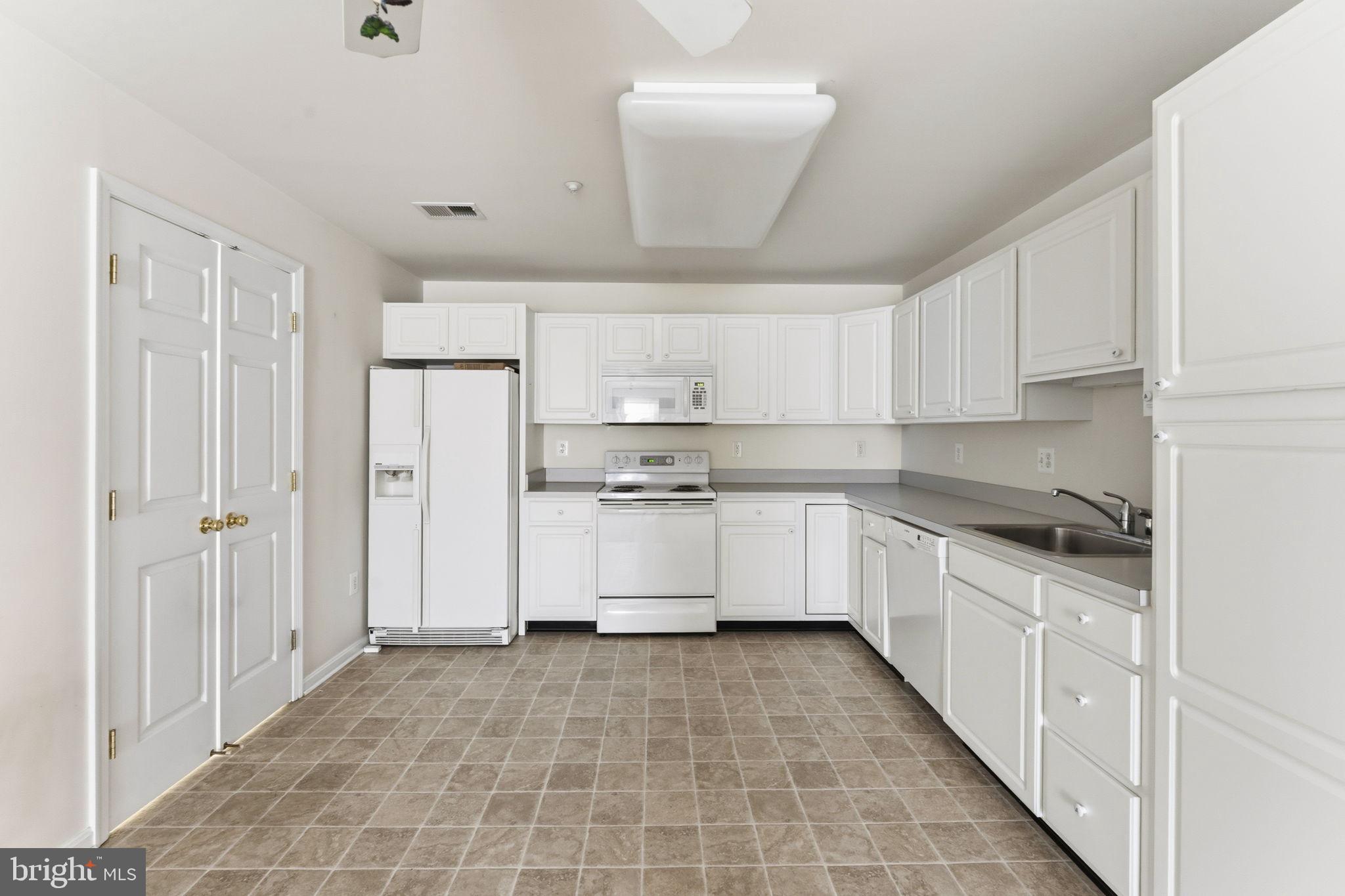 WINIFRED MANOR - Residential