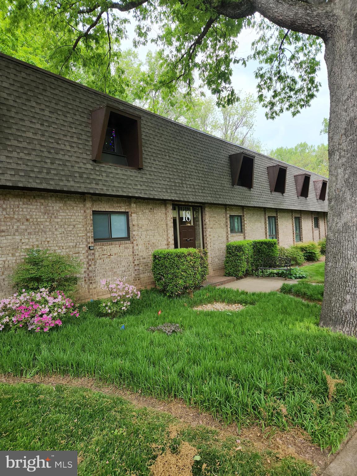 VANTAGE HILL - Residential