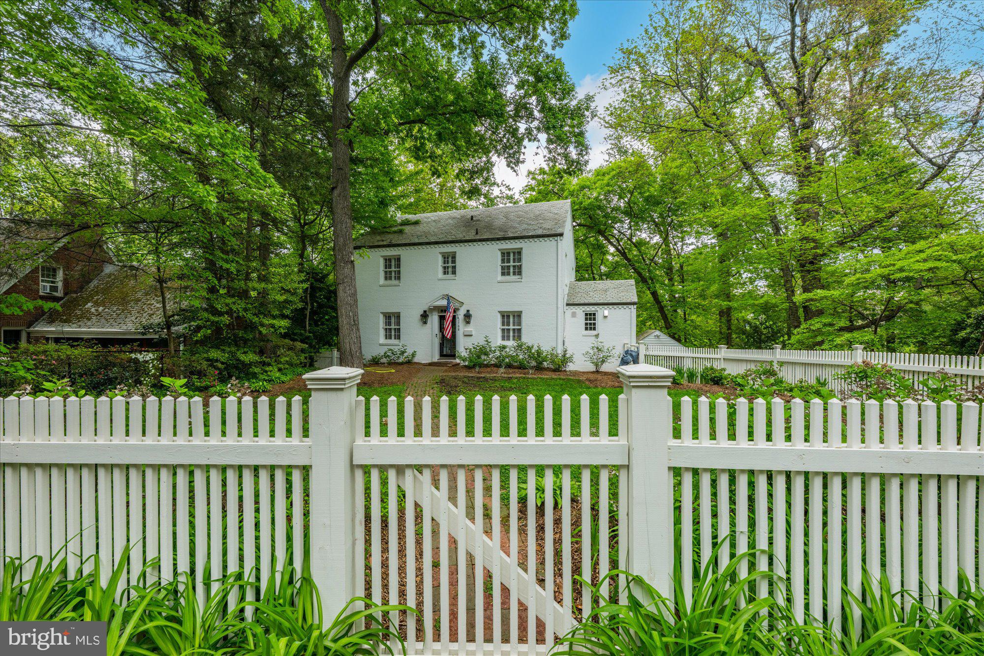 LORCOM GROVE - Residential
