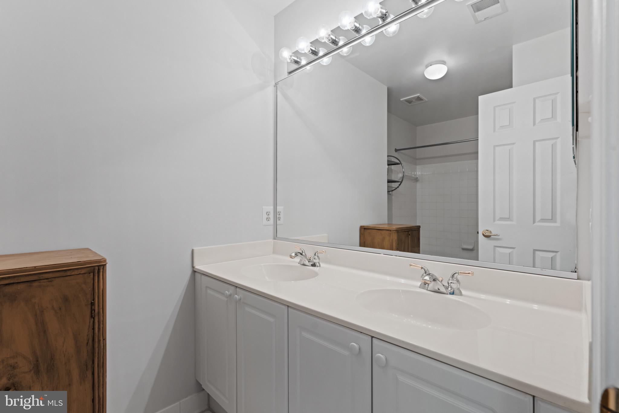 GREY ROCK VILLAS - Residential