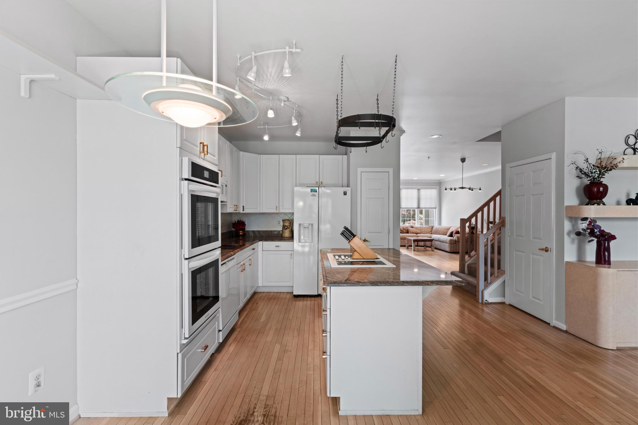 GREY ROCK VILLAS - Residential