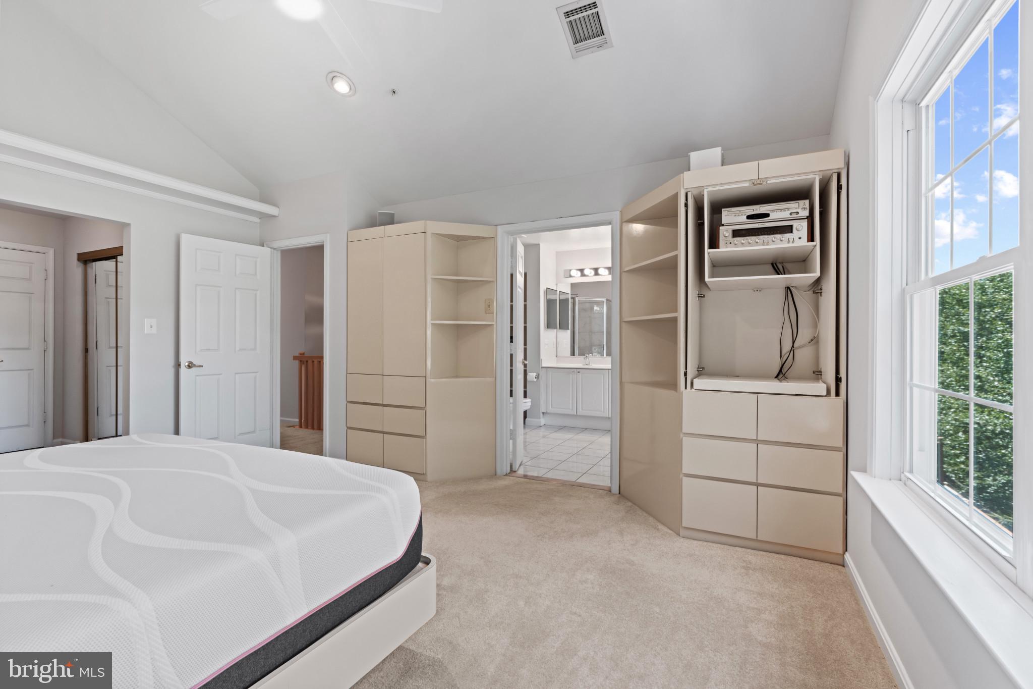 GREY ROCK VILLAS - Residential