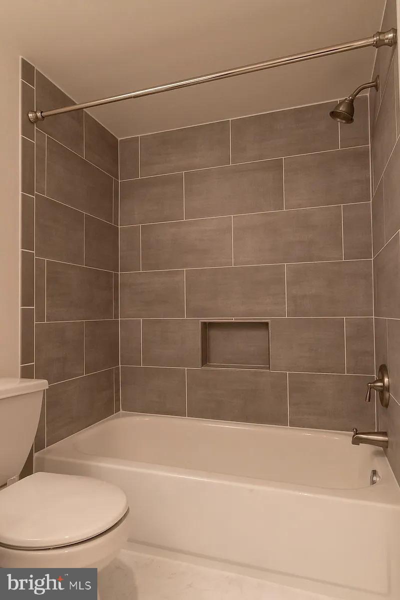 OXFORD OF BLUE BELL - Residential