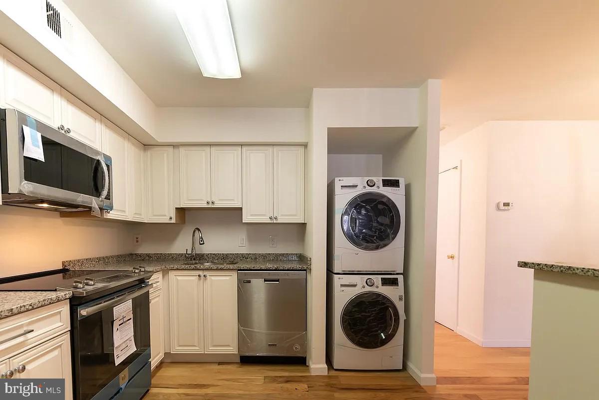 OXFORD OF BLUE BELL - Residential