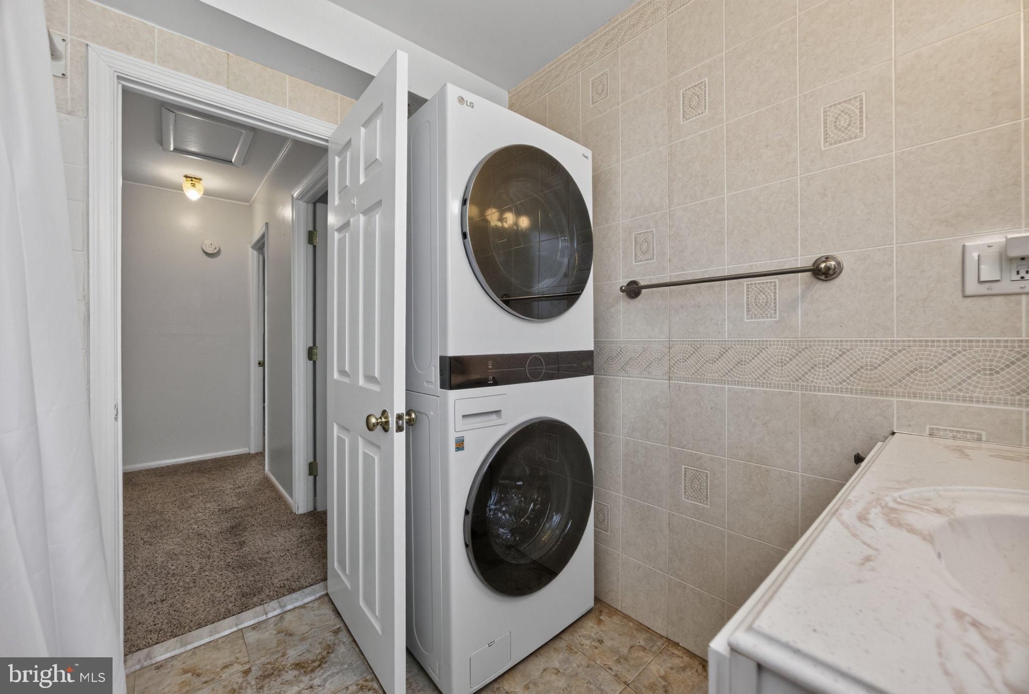 PENN SQ - Residential