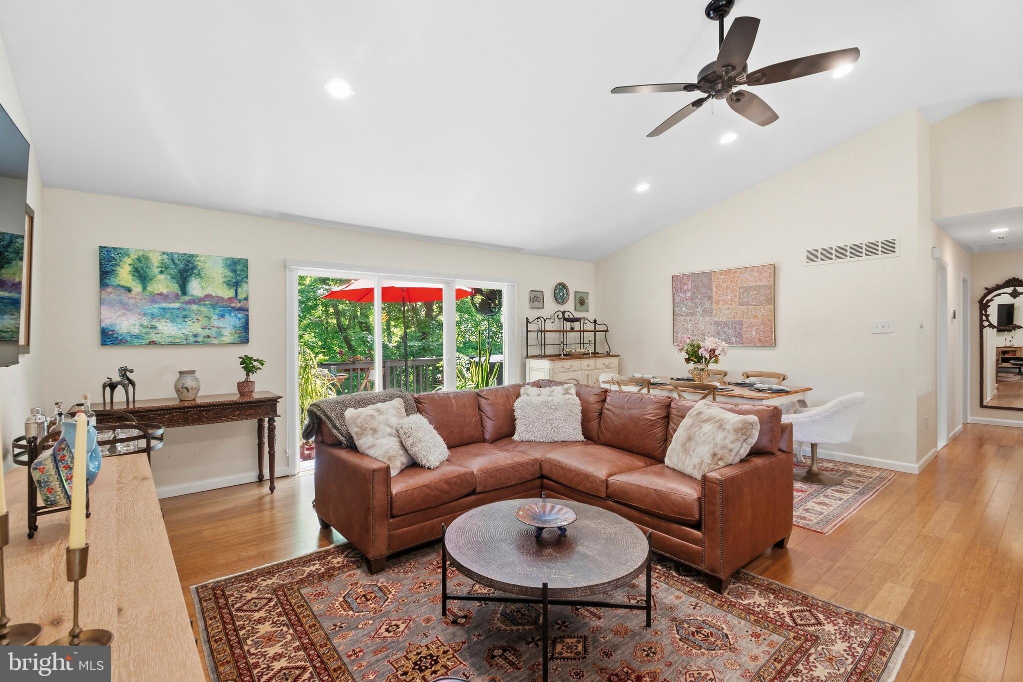 THE PINES - Residential