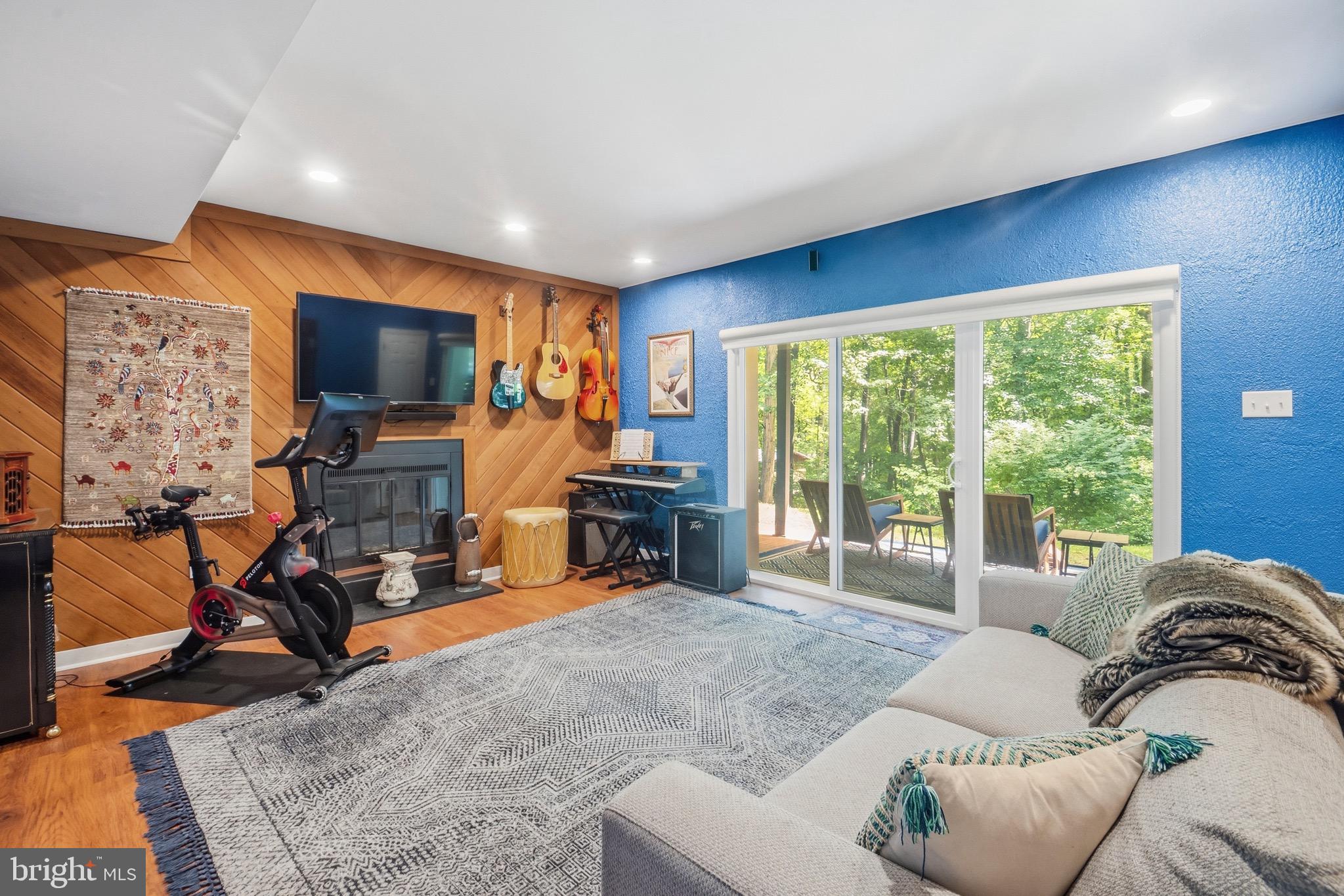 THE PINES - Residential