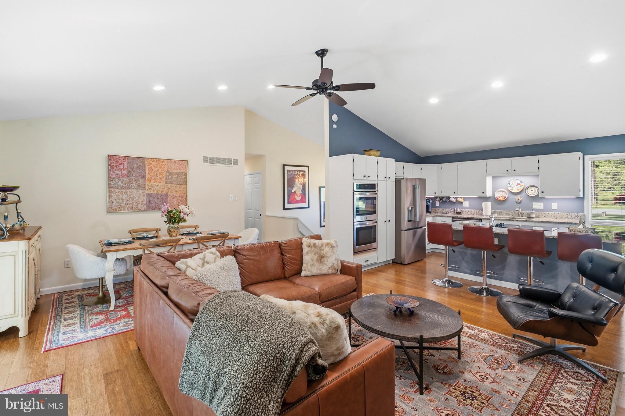 THE PINES - Residential