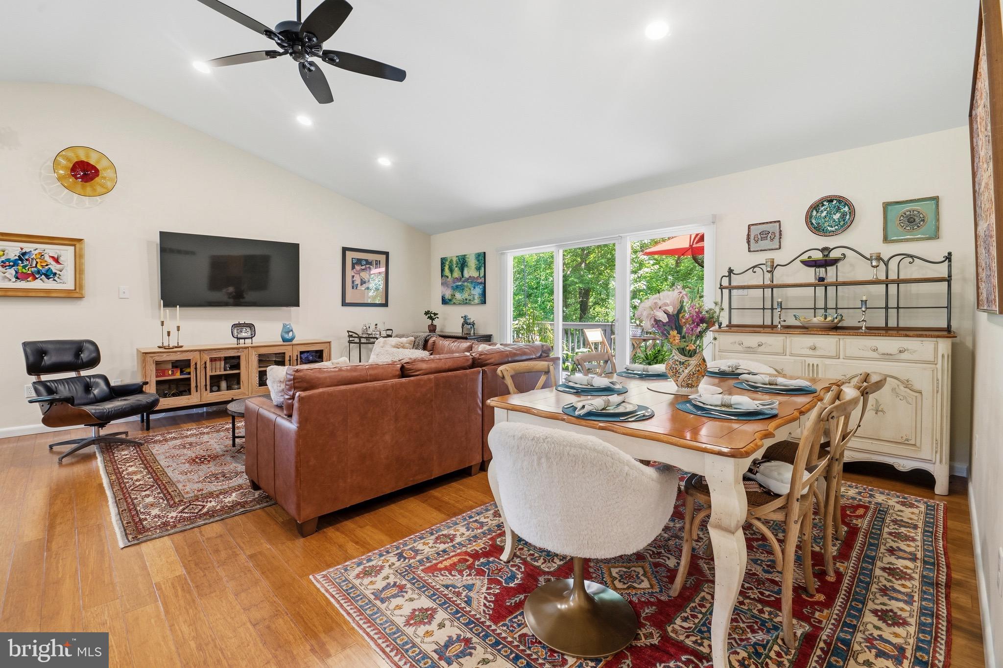 THE PINES - Residential