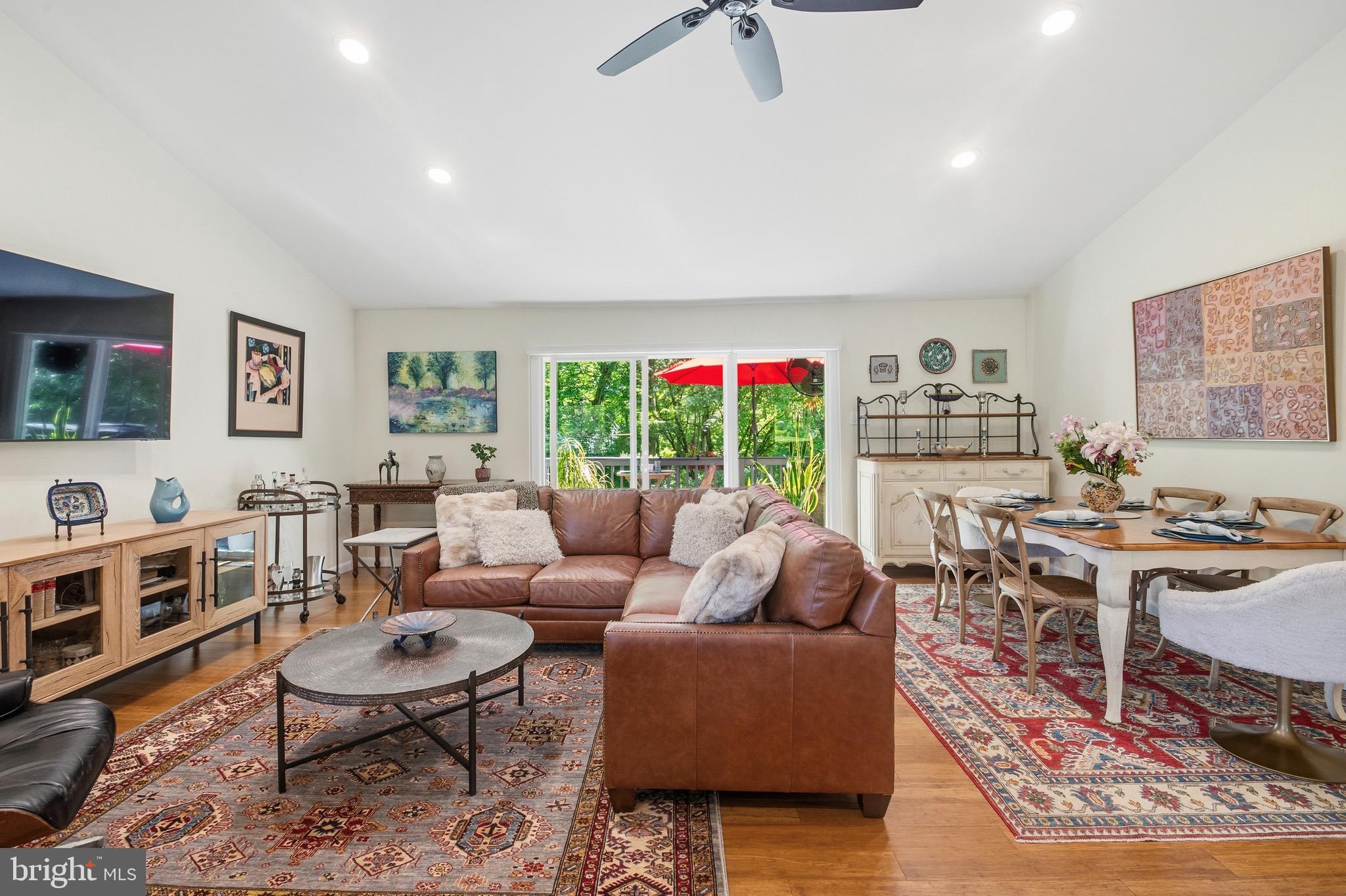 THE PINES - Residential