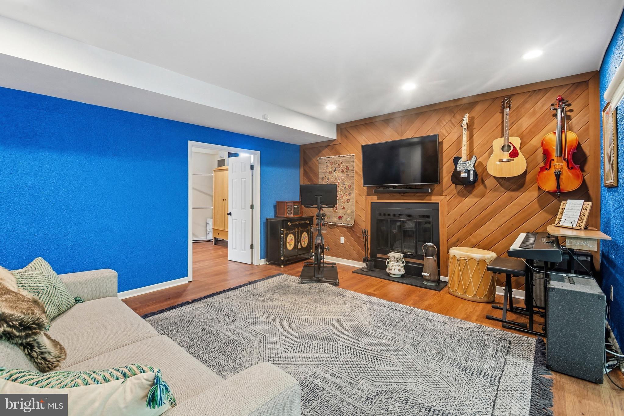 THE PINES - Residential