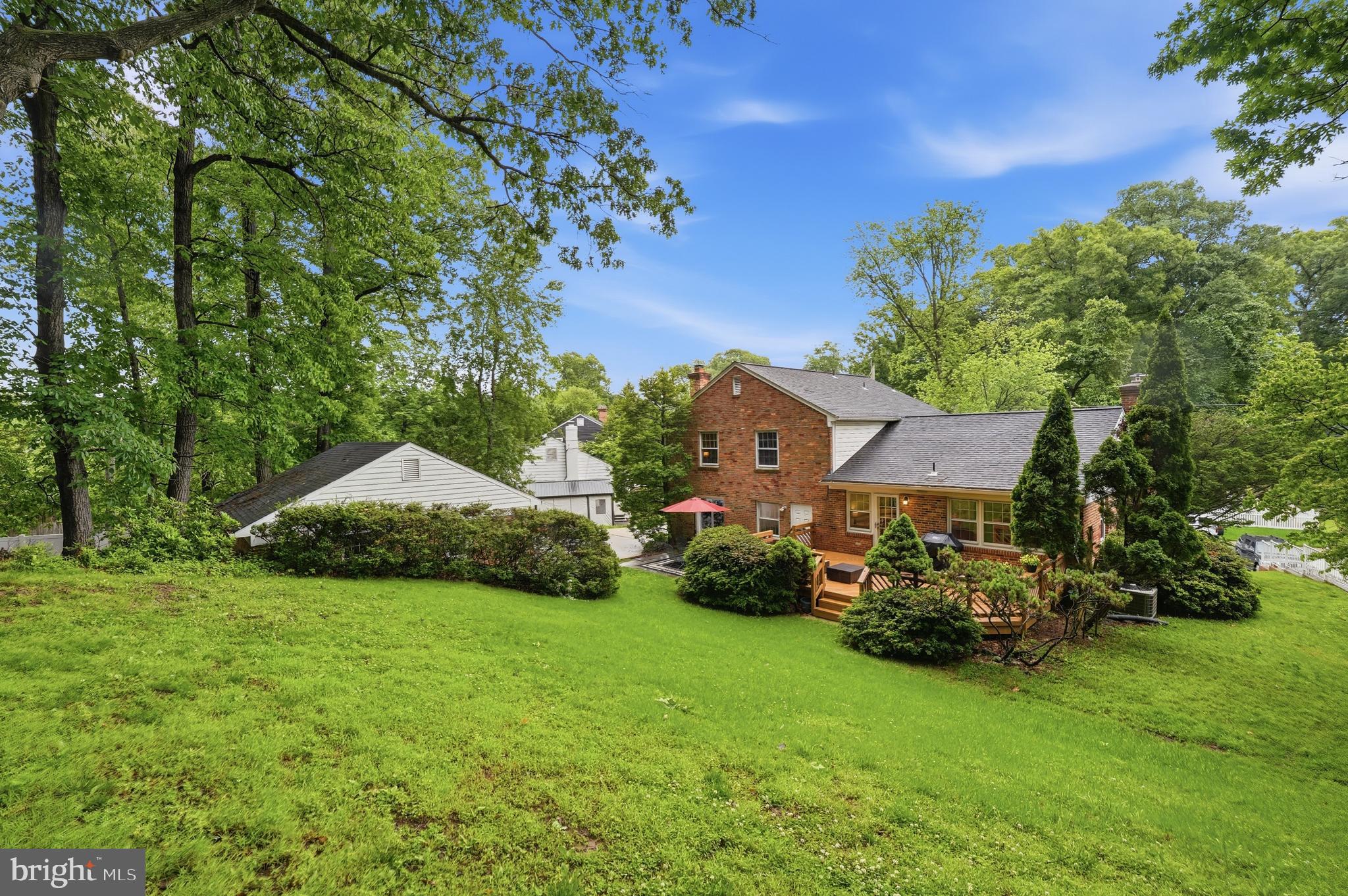 MONTROSE WOODS - Residential