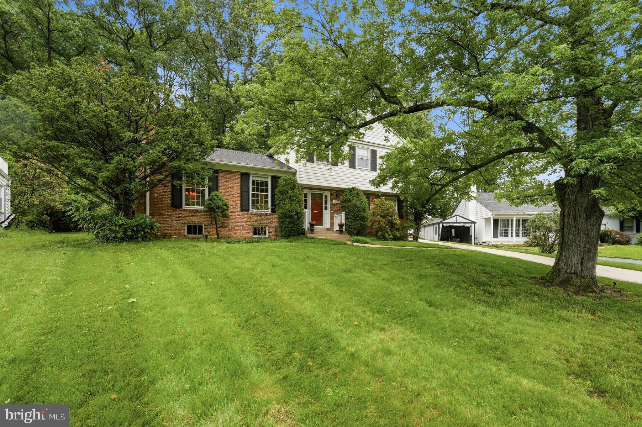 MONTROSE WOODS - Residential