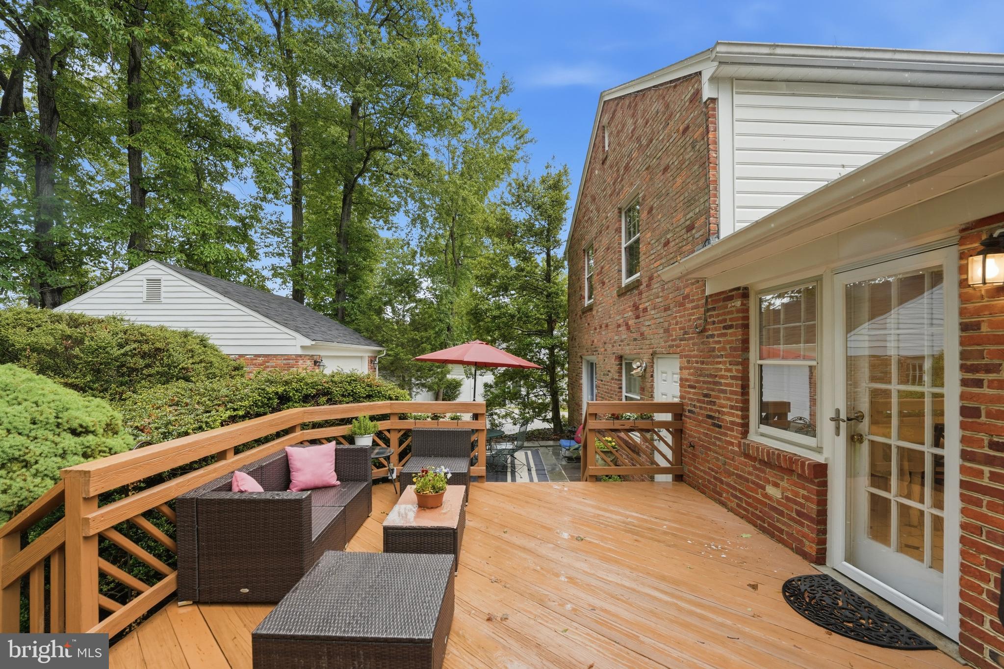 MONTROSE WOODS - Residential