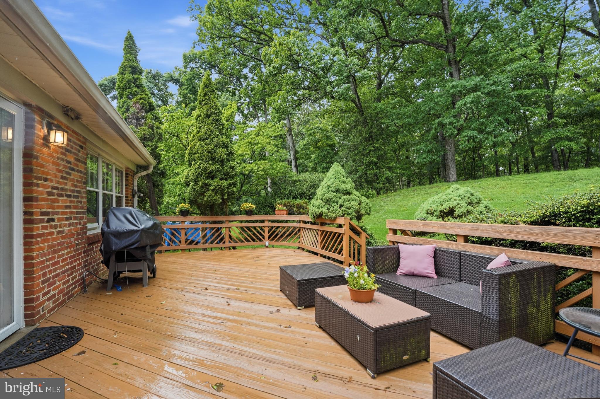 MONTROSE WOODS - Residential