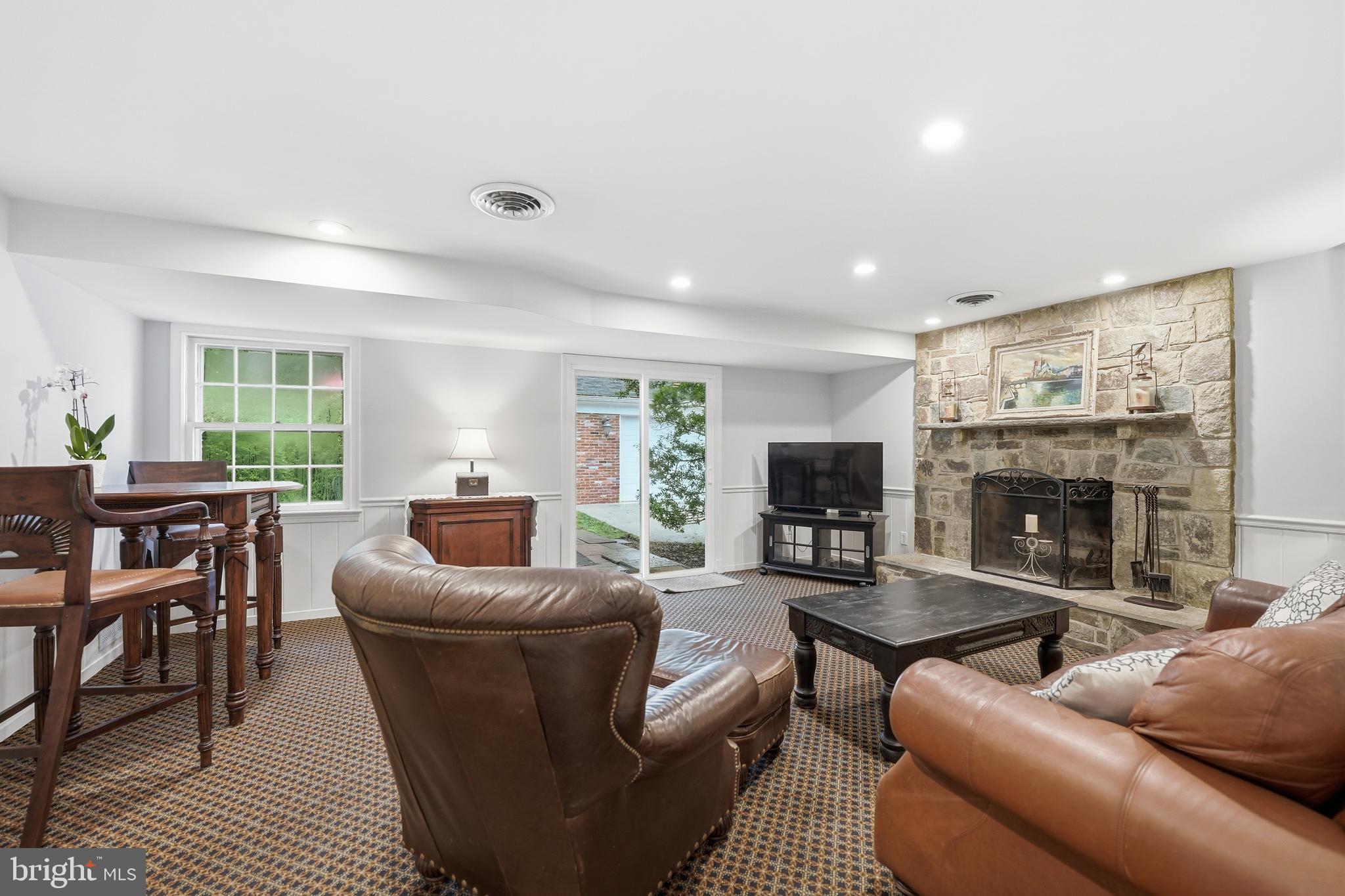 MONTROSE WOODS - Residential