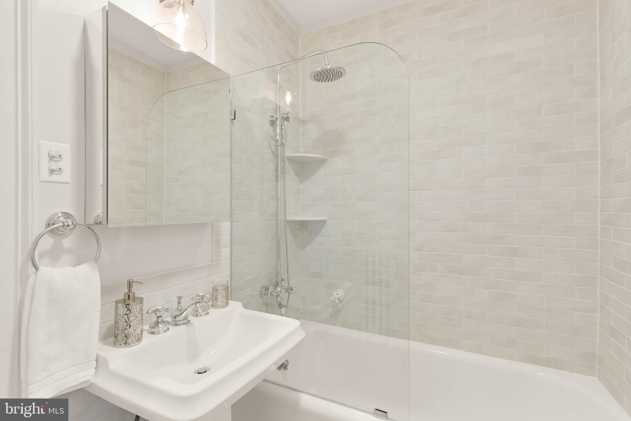 WOODLEY PARK - Residential