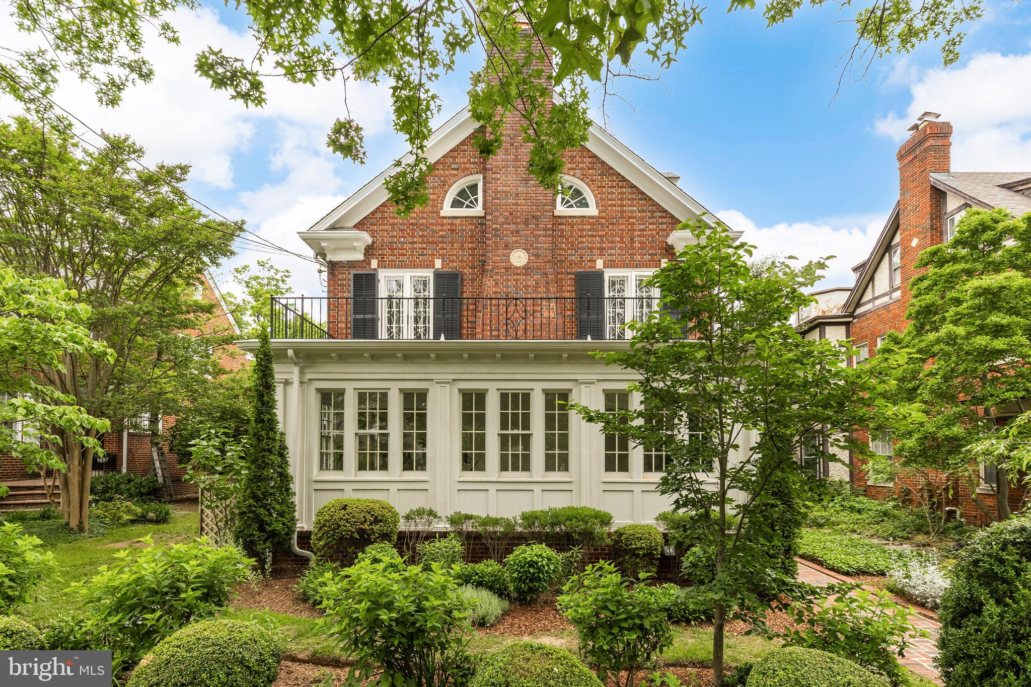 WOODLEY PARK - Residential