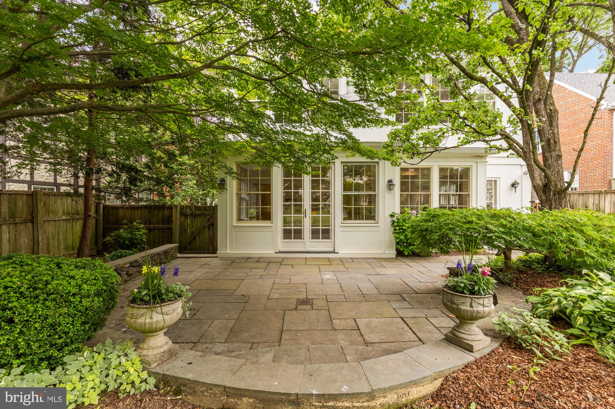 WOODLEY PARK - Residential