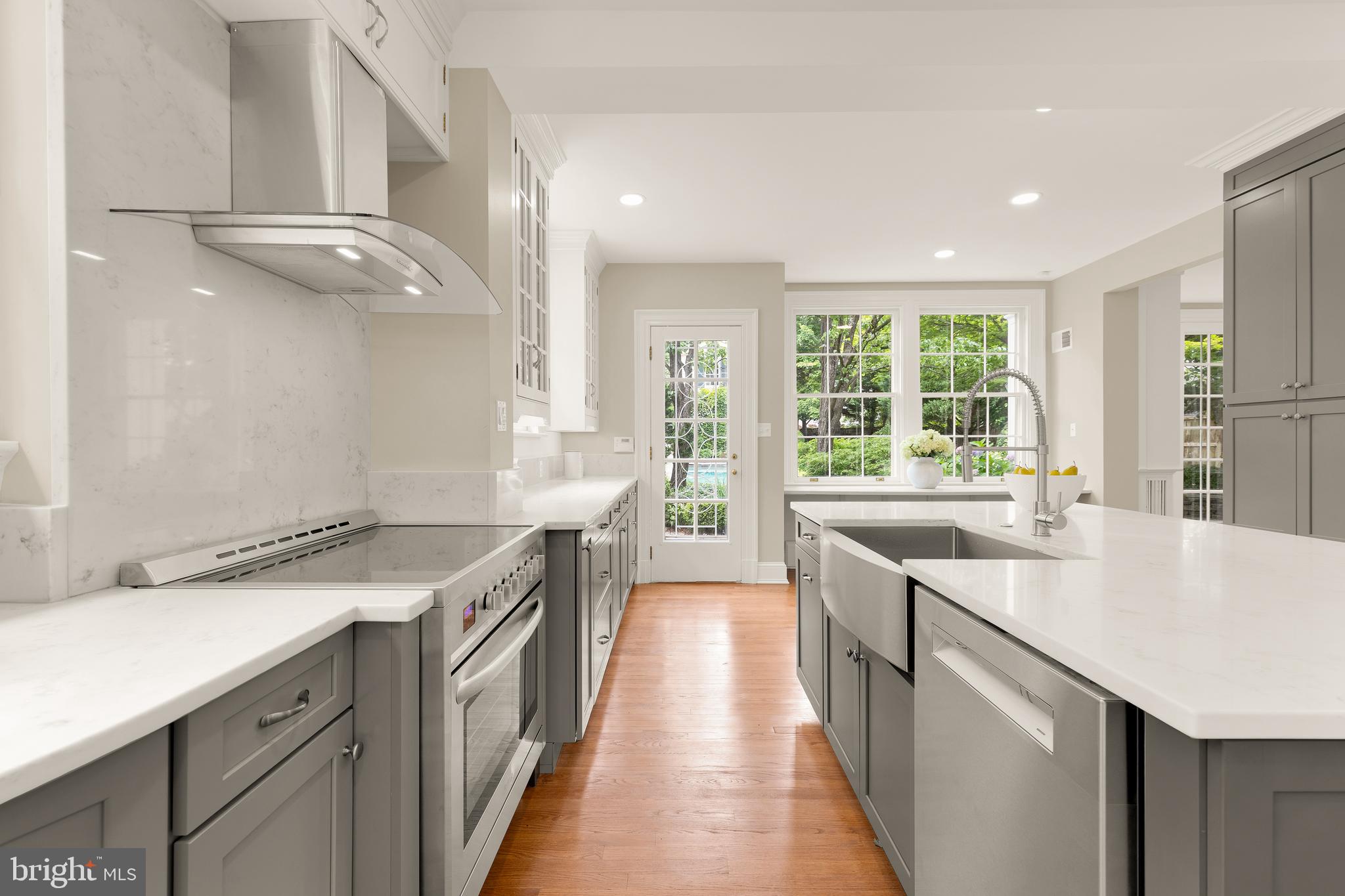 WOODLEY PARK - Residential