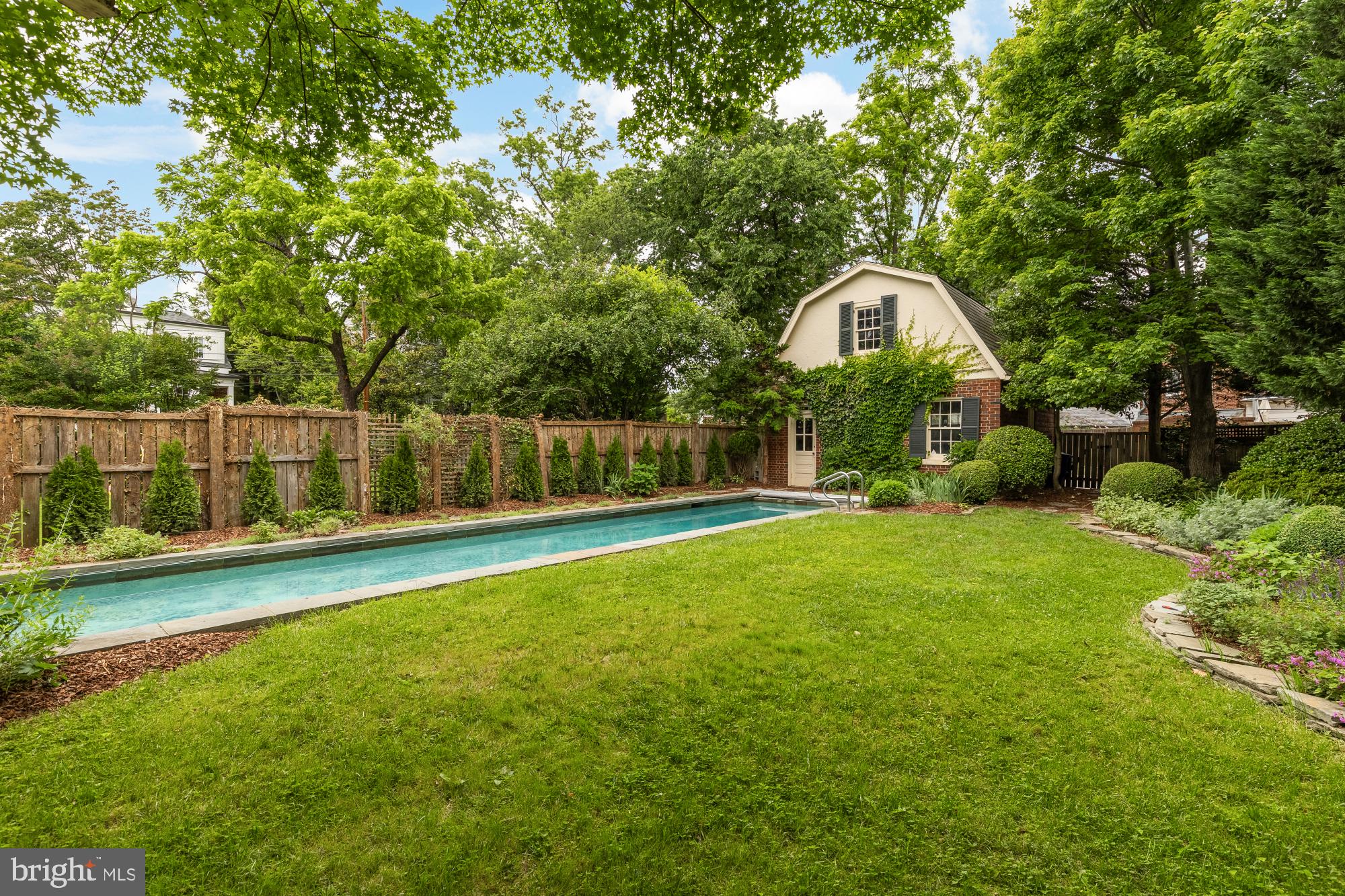 WOODLEY PARK - Residential