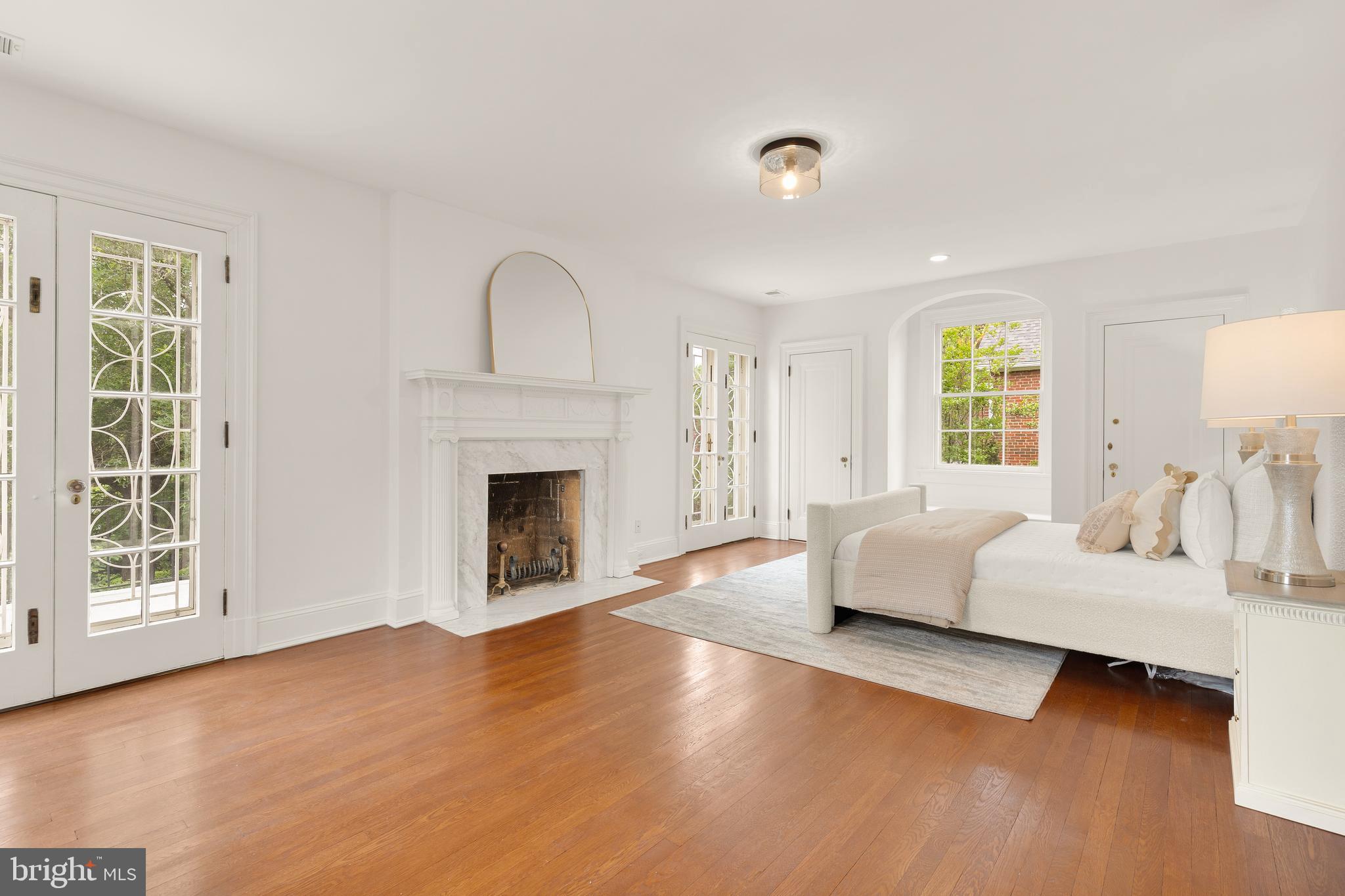 WOODLEY PARK - Residential