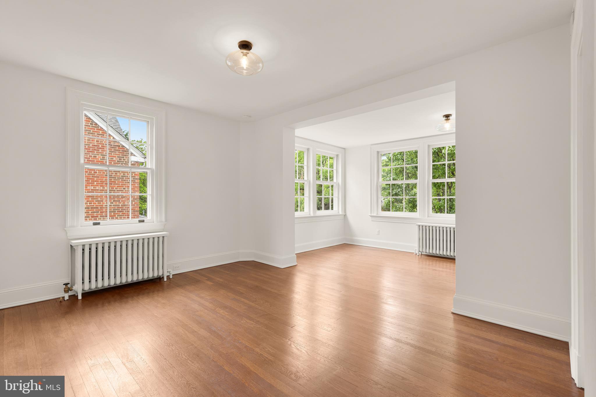 WOODLEY PARK - Residential