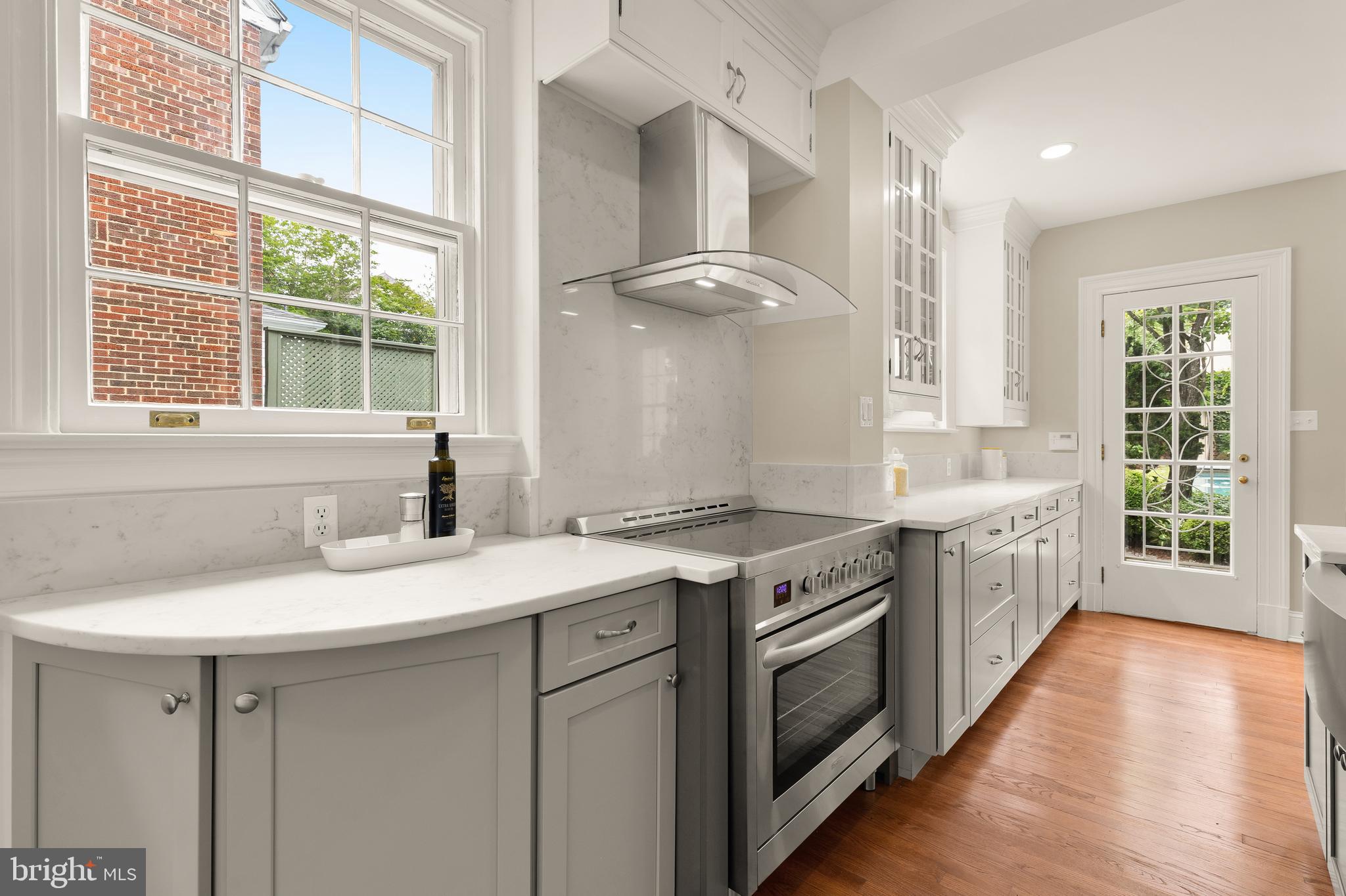 WOODLEY PARK - Residential
