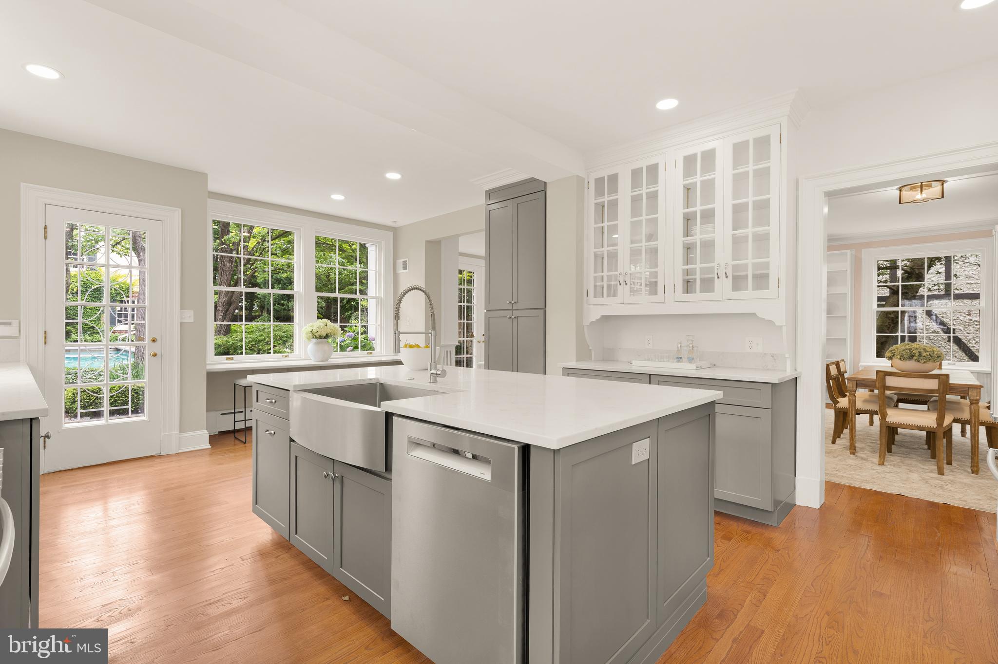 WOODLEY PARK - Residential