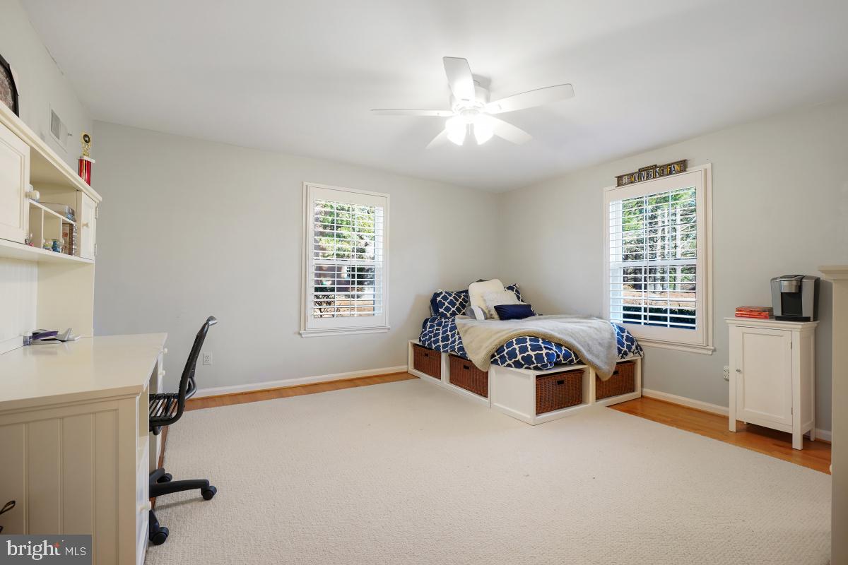 SPRING MEADOWS - Residential
