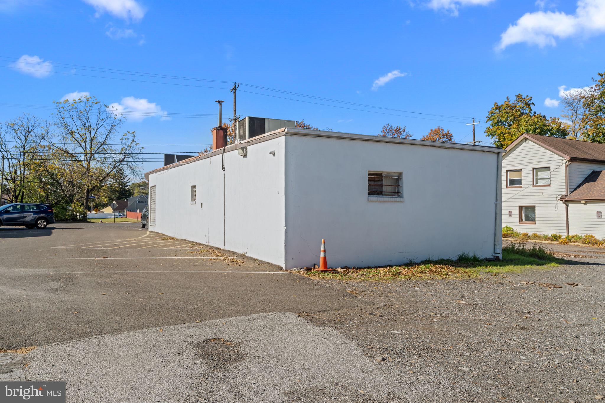 KENWOOD - Commercial Sale