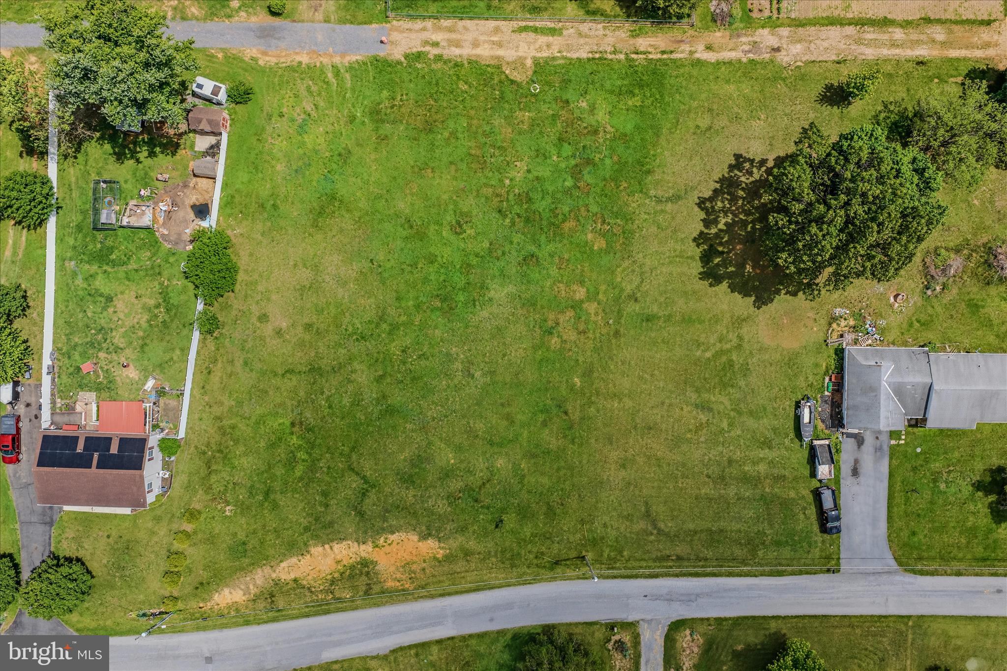 BRIARHILL - Land