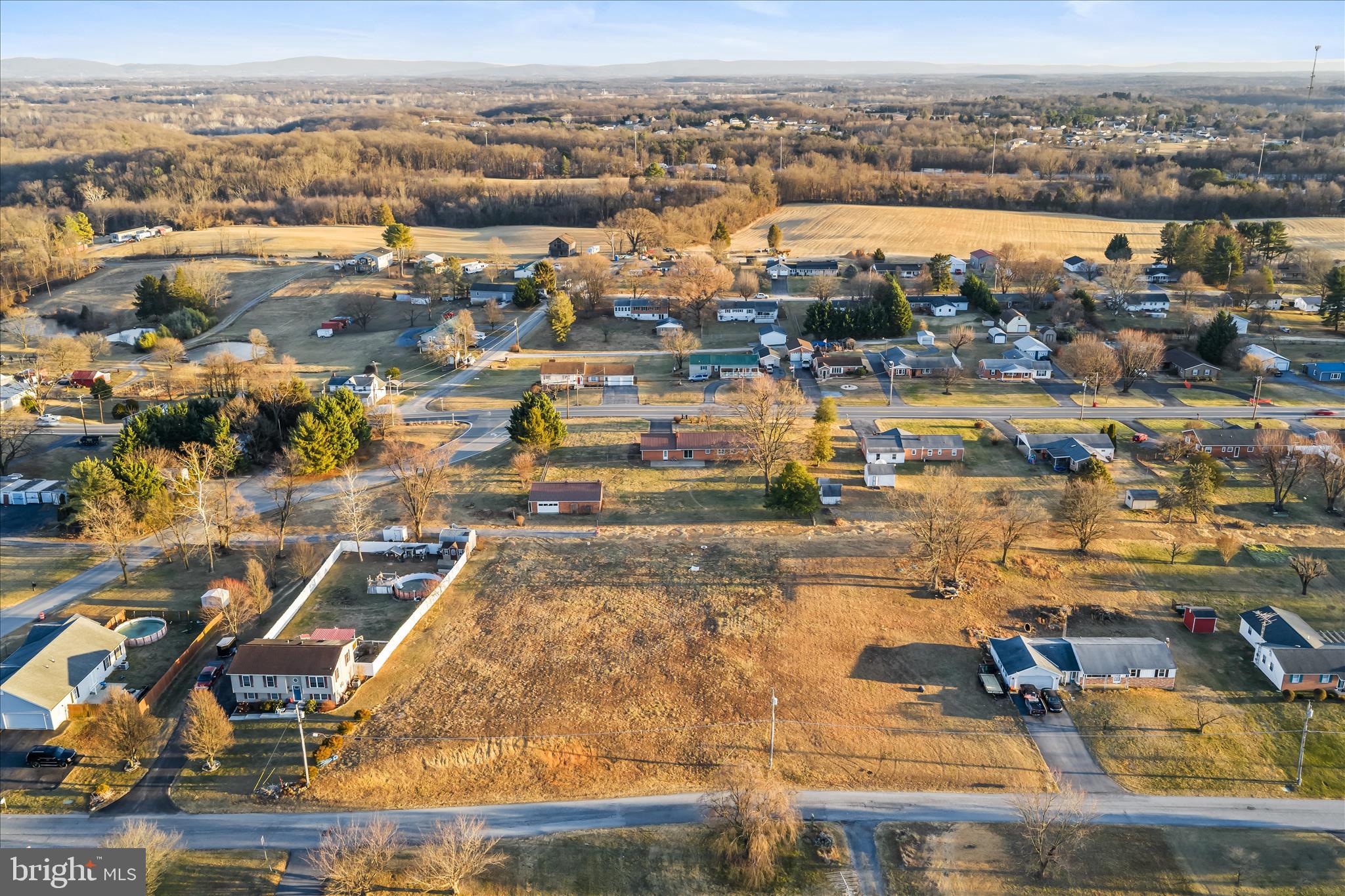 BRIARHILL - Land