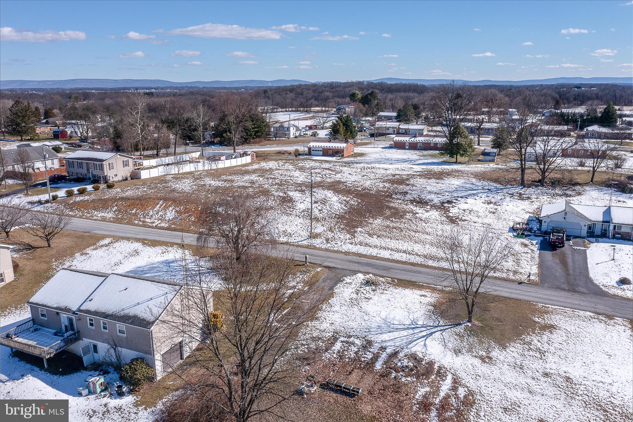 BRIARHILL - Land